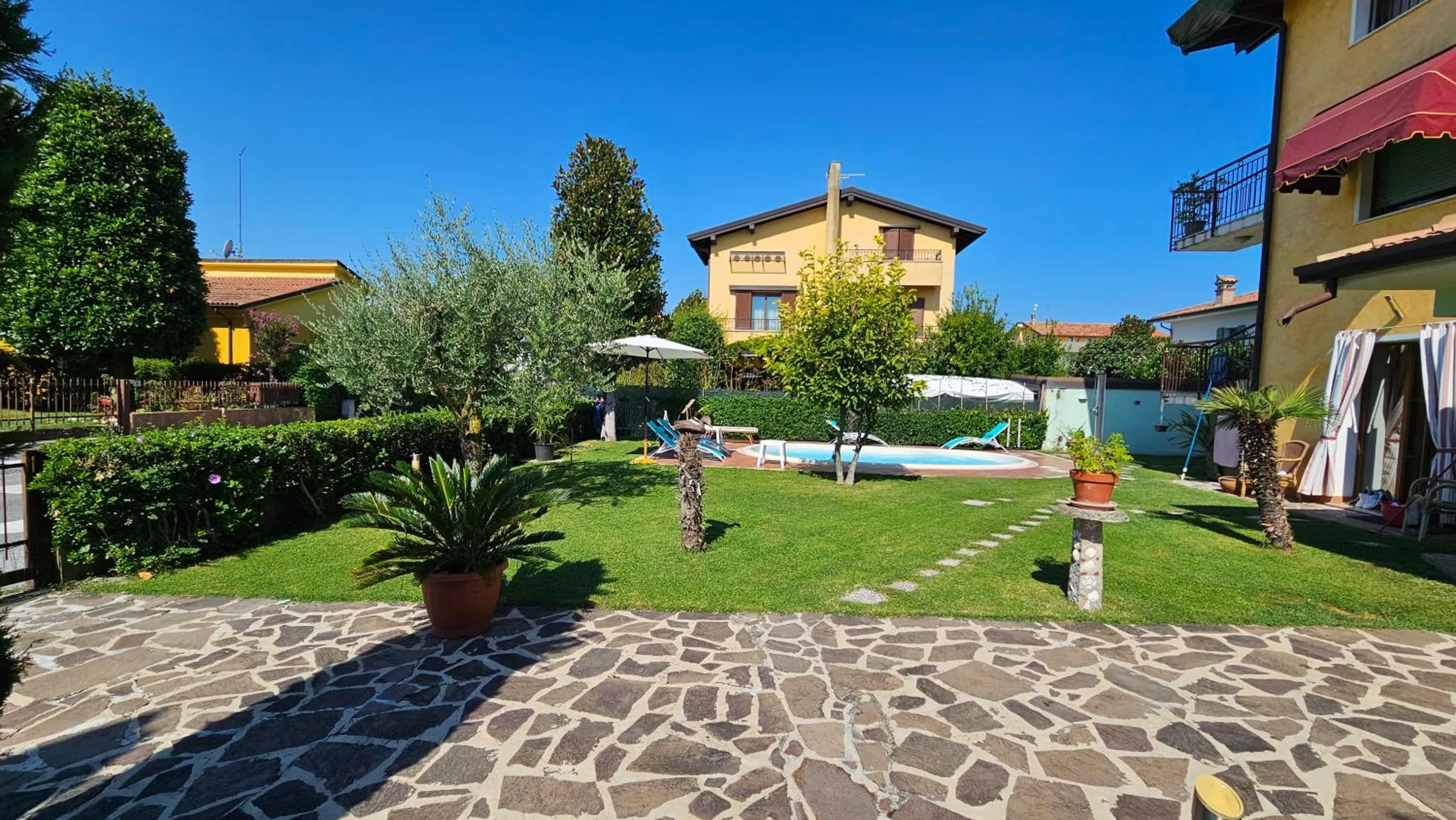 Garden in B&B Sandra