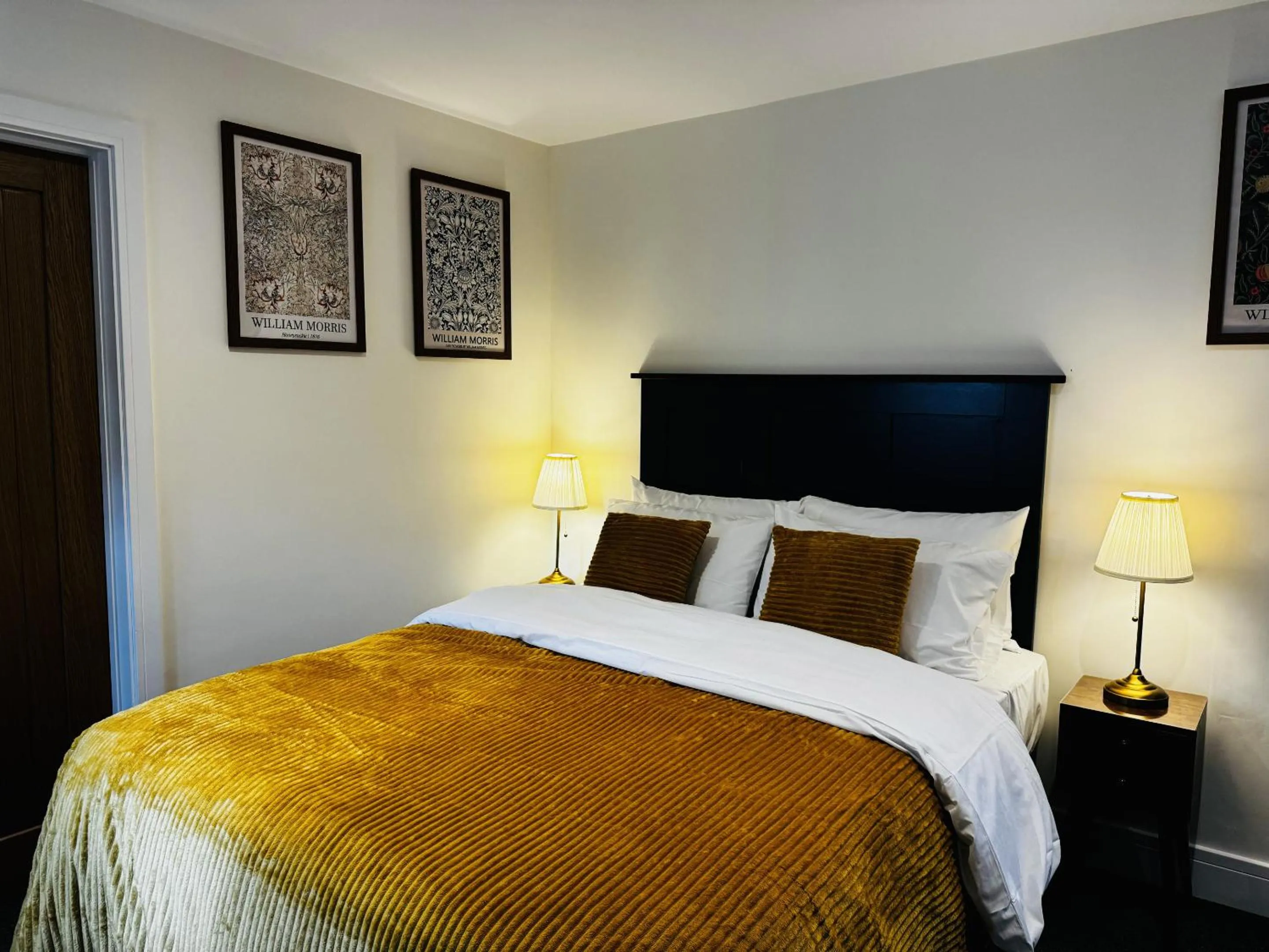 Bedroom, Bed in The Red Lion