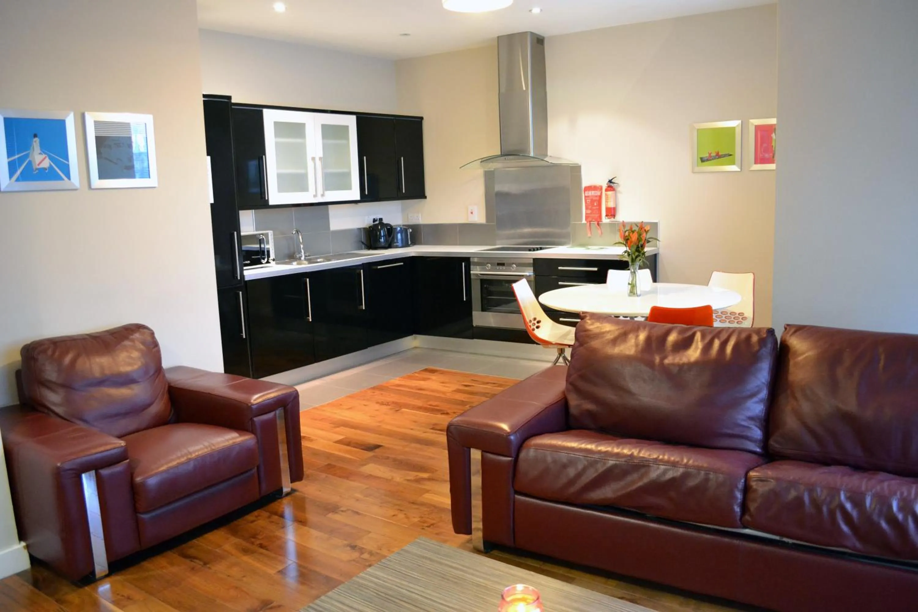 Living room in Carrick Plaza Suites and Apartments