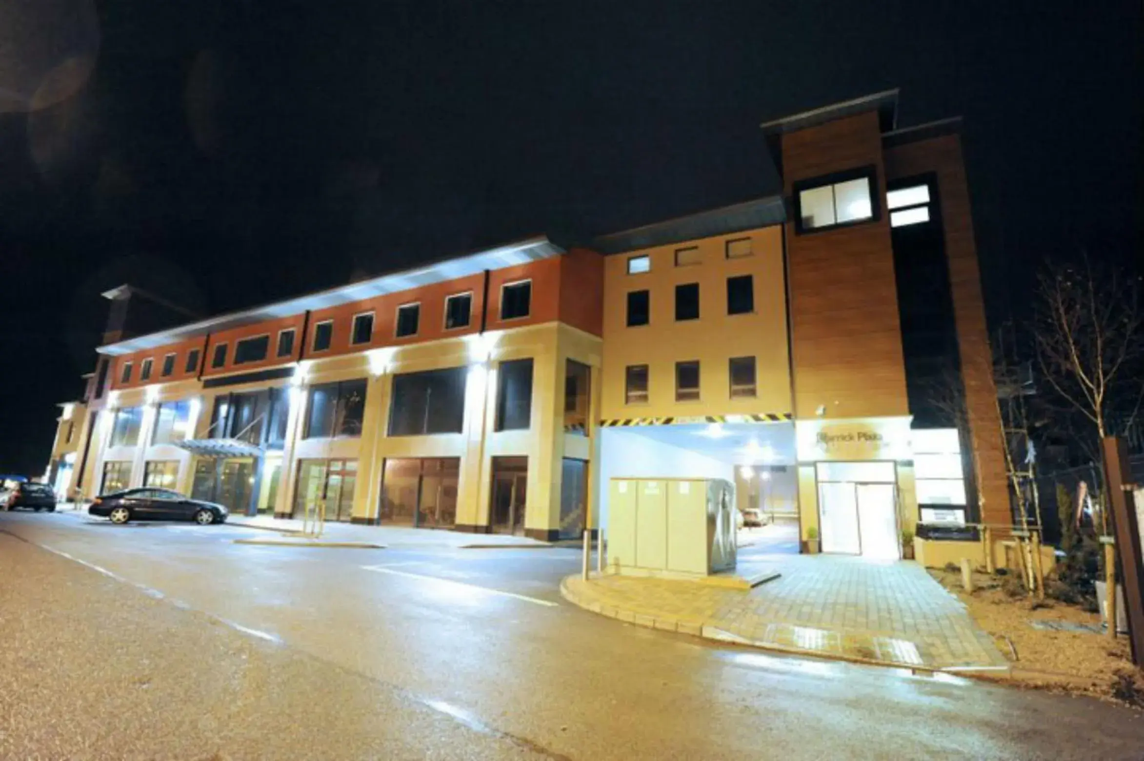 Facade/entrance in Carrick Plaza Suites and Apartments Facade/entrance in Carrick Plaza Suites and Apartments