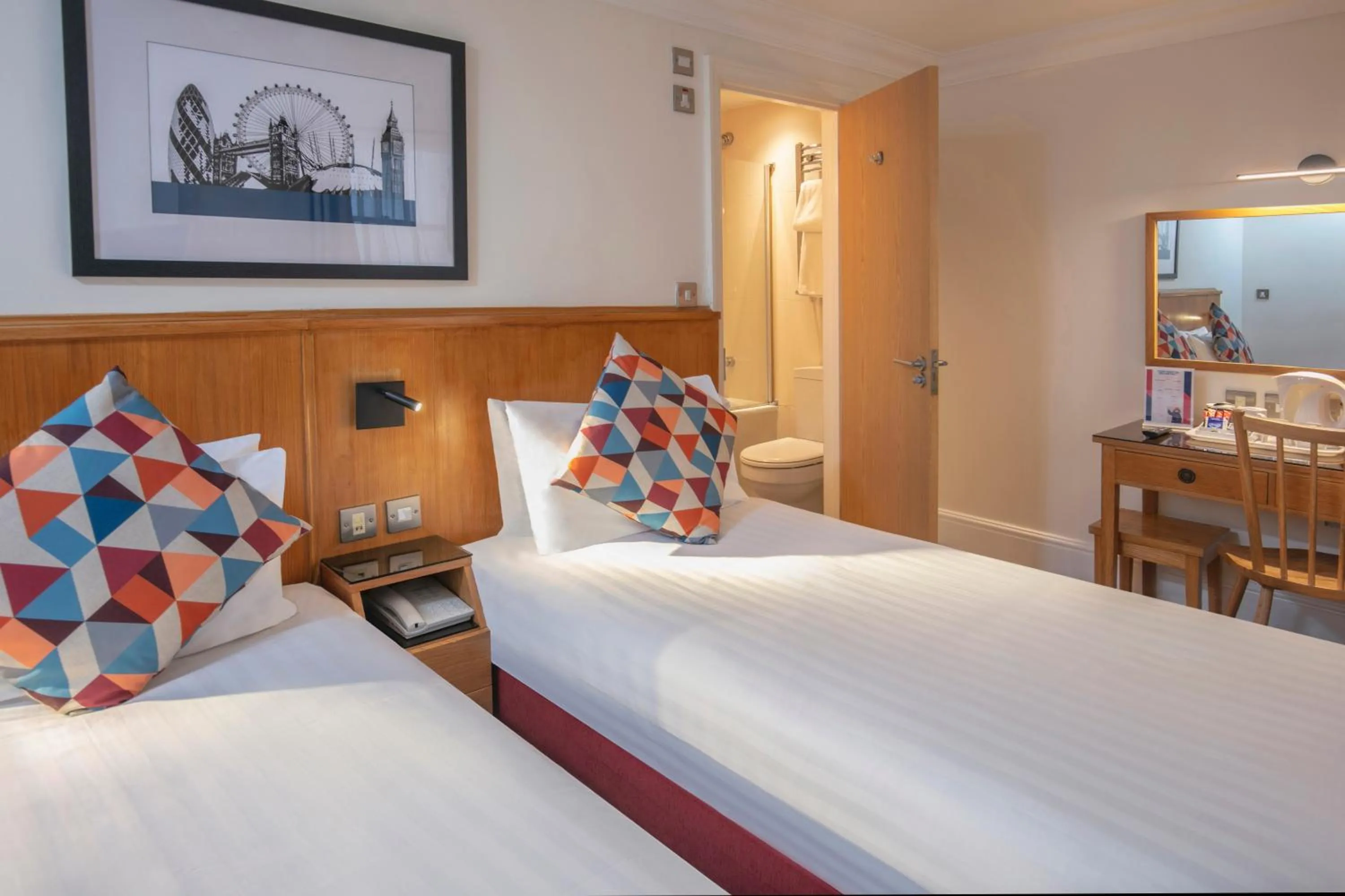 Bedroom, Bed in Queensway Hotel, Sure Hotel Collection by Best Western