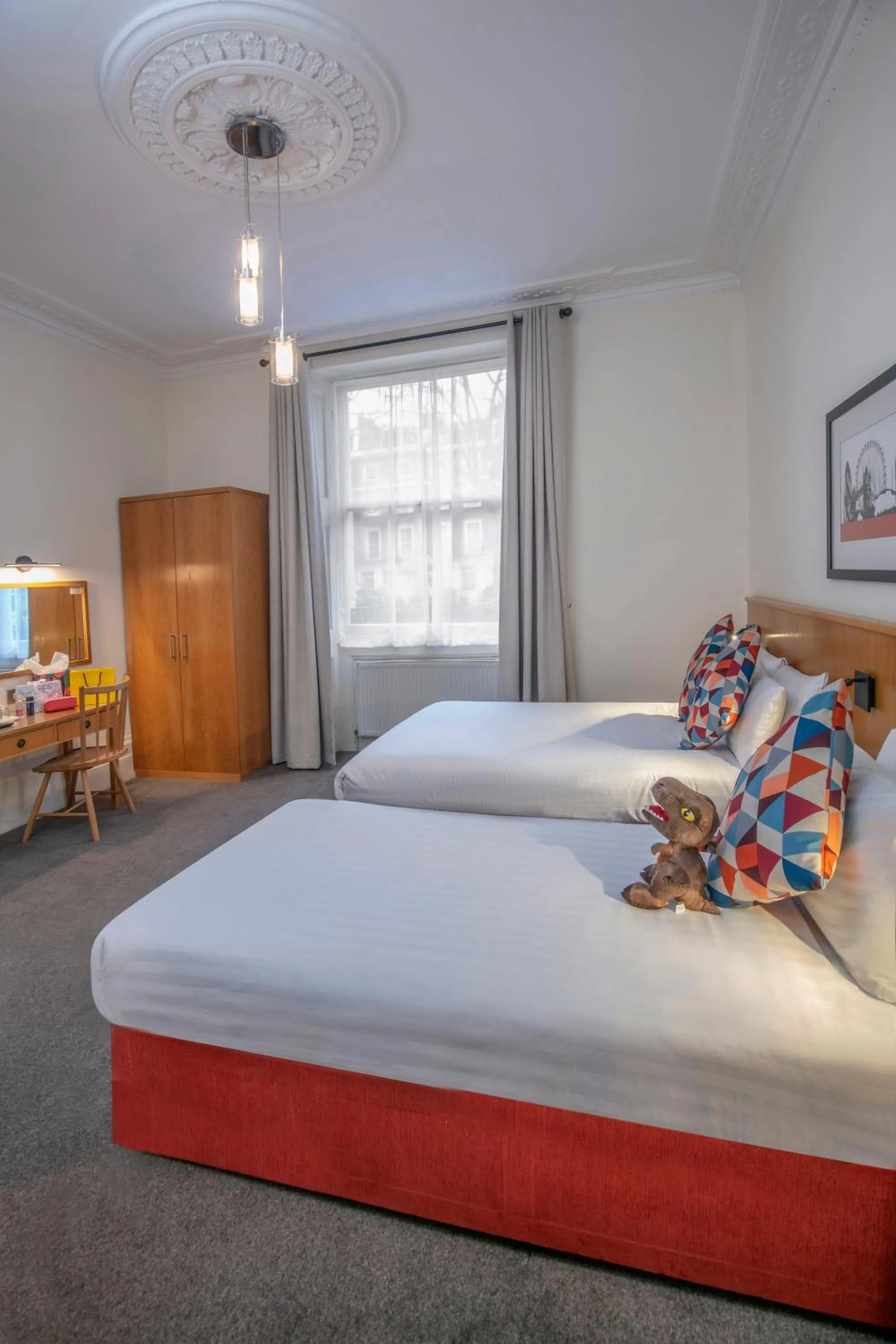 Bedroom, Bed in Queensway Hotel, Sure Hotel Collection by Best Western