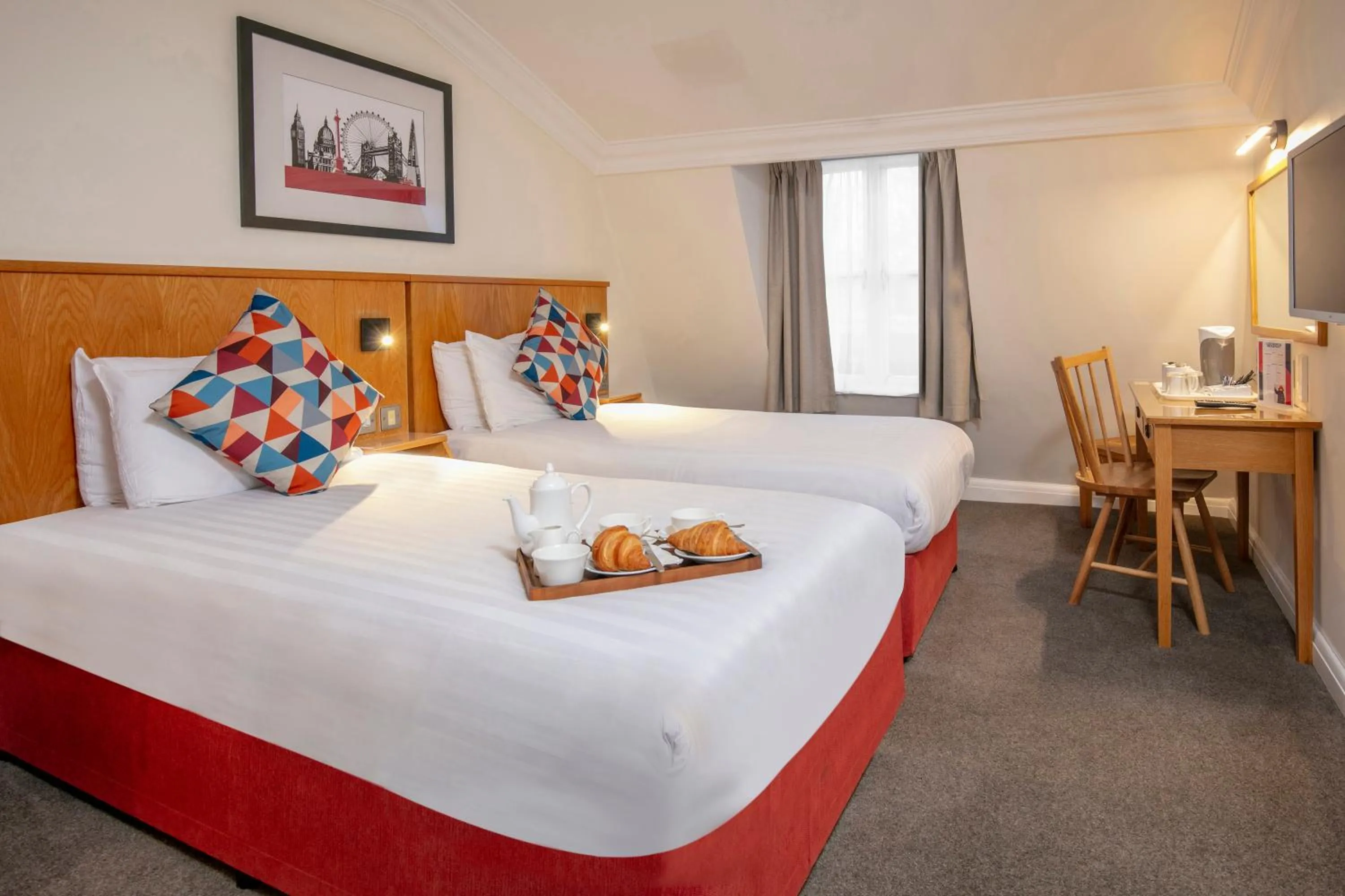 Bedroom, Bed in Queensway Hotel, Sure Hotel Collection by Best Western