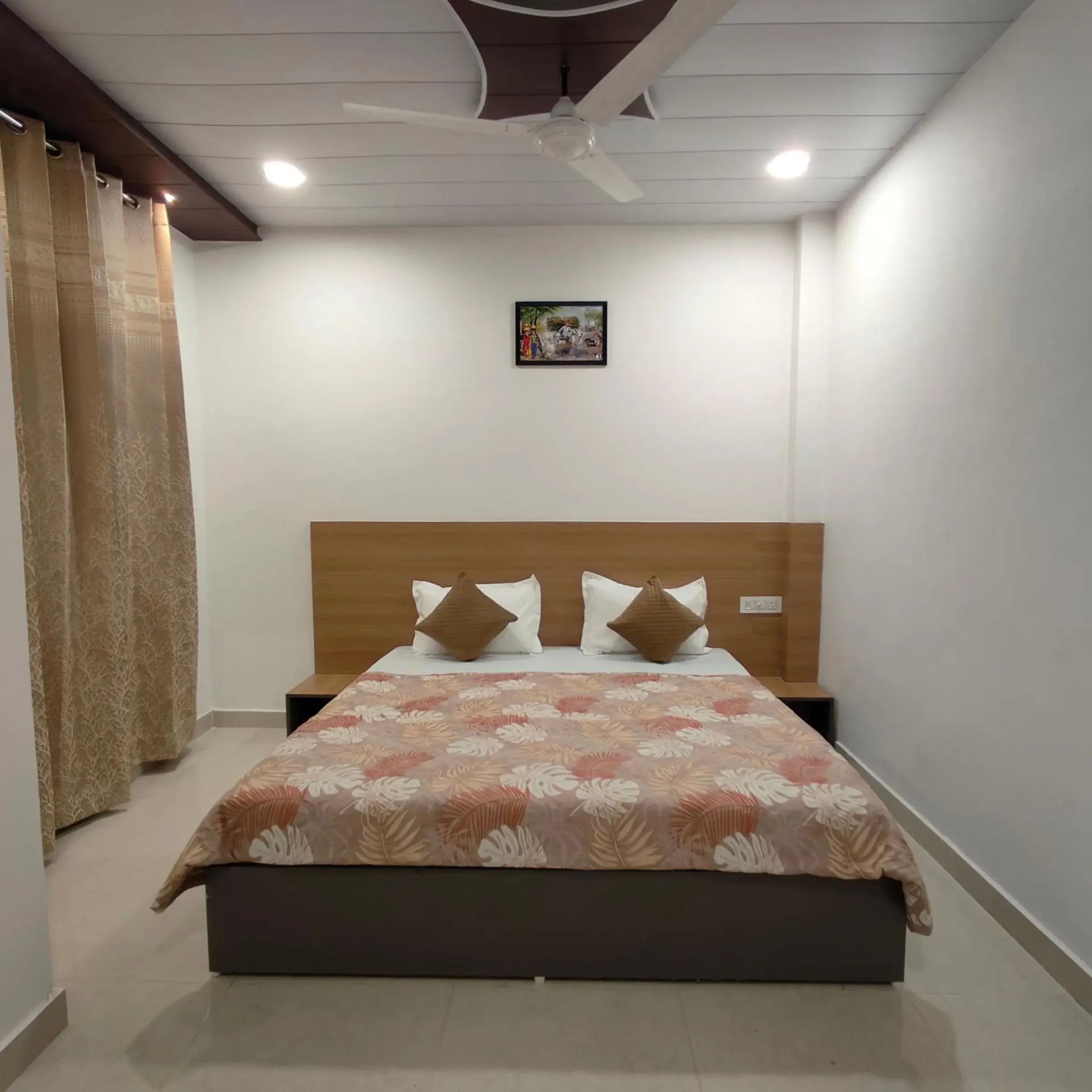 Bed in Golden Oak- 5 min walk from golden temple Bed in Golden Oak- 5 min walk from golden temple