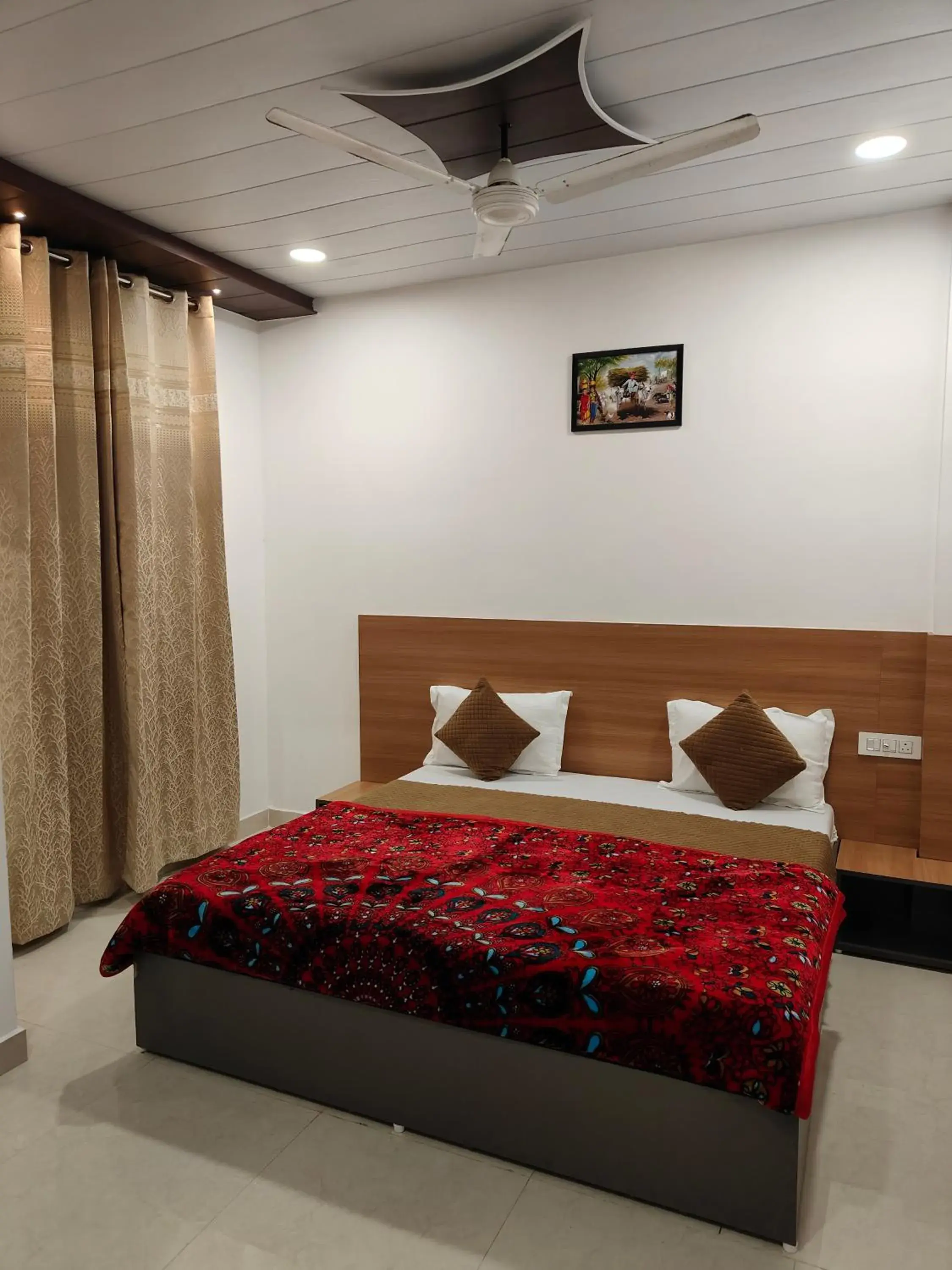 Bed in Golden Oak- 5 min walk from golden temple Bed in Golden Oak- 5 min walk from golden temple