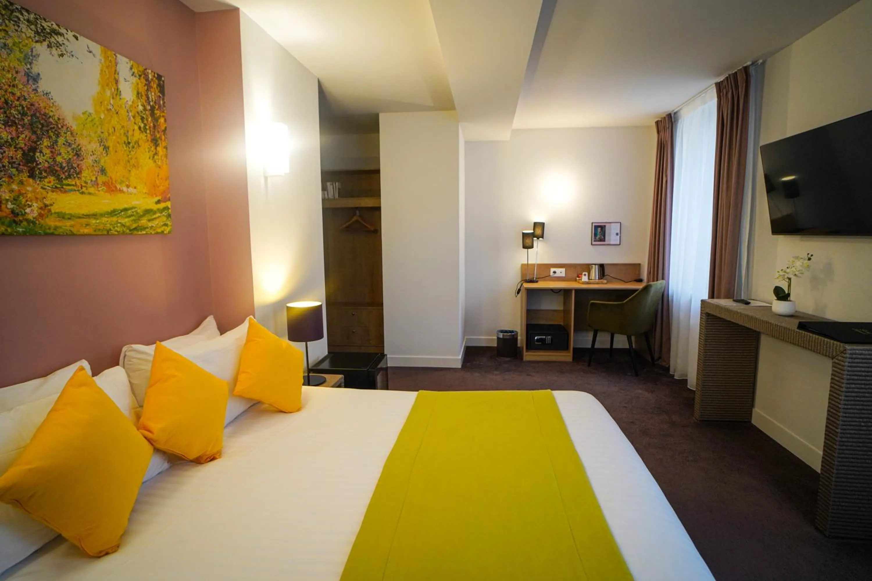 Bed in Hôtel de la Croix Blanche