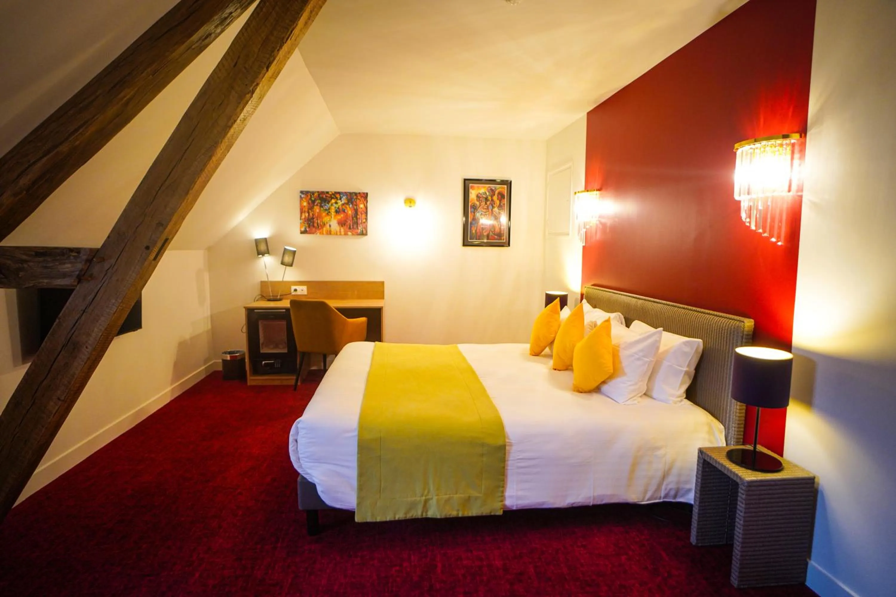 Bed in Hôtel de la Croix Blanche