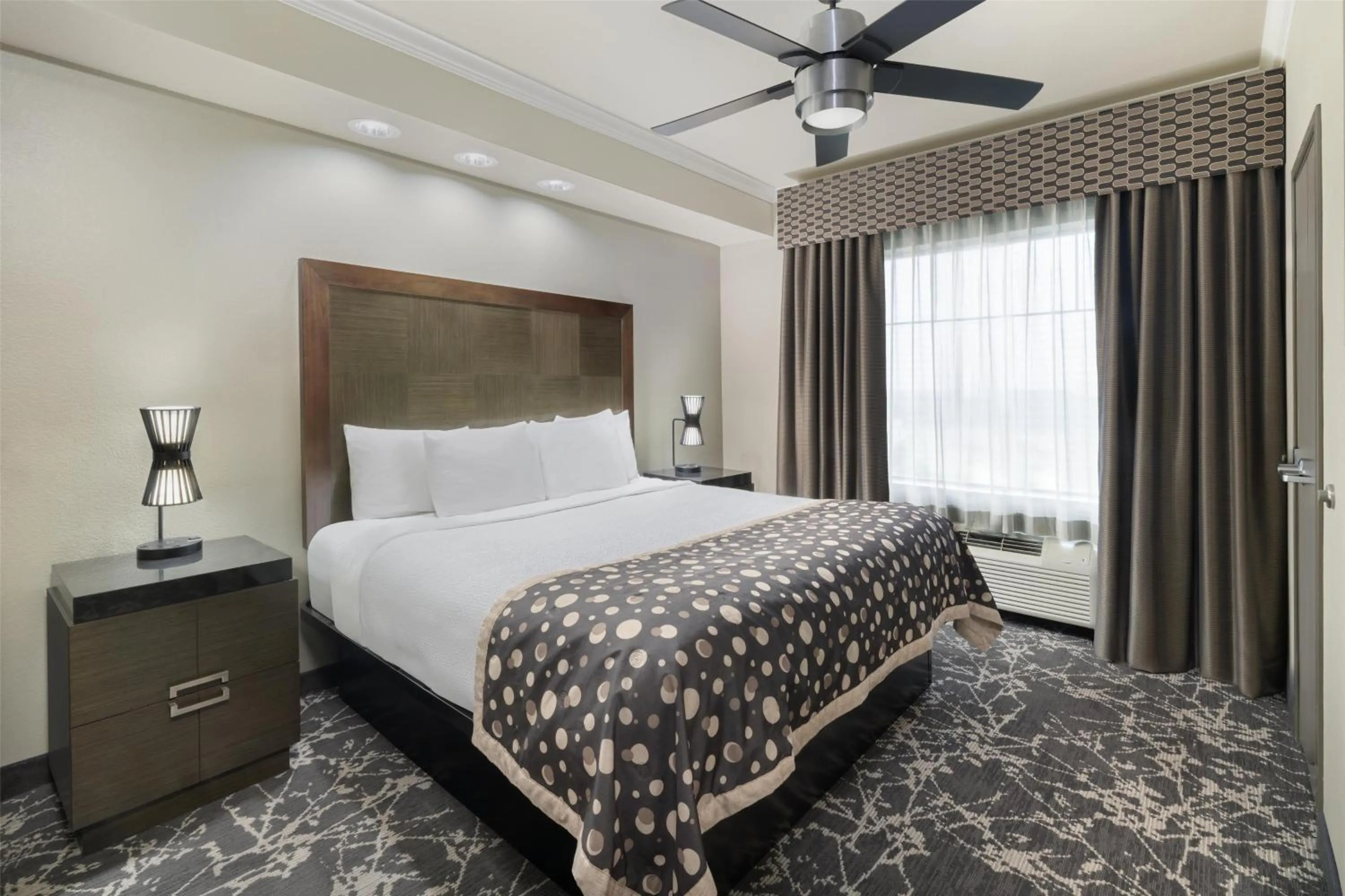 Bedroom, Bed in Best Western Premier Crown Chase Inn & Suites