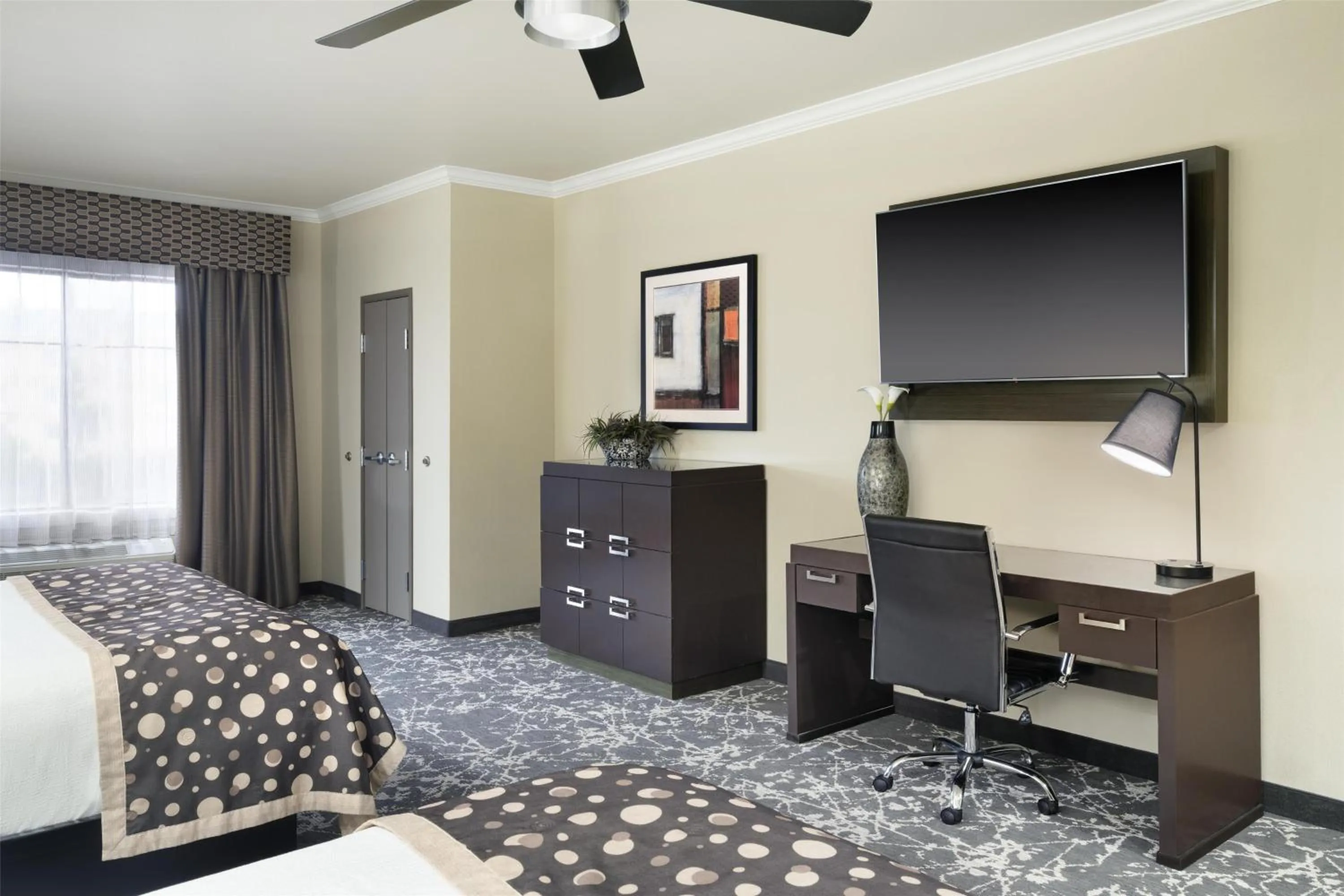 Bedroom, Bed in Best Western Premier Crown Chase Inn & Suites