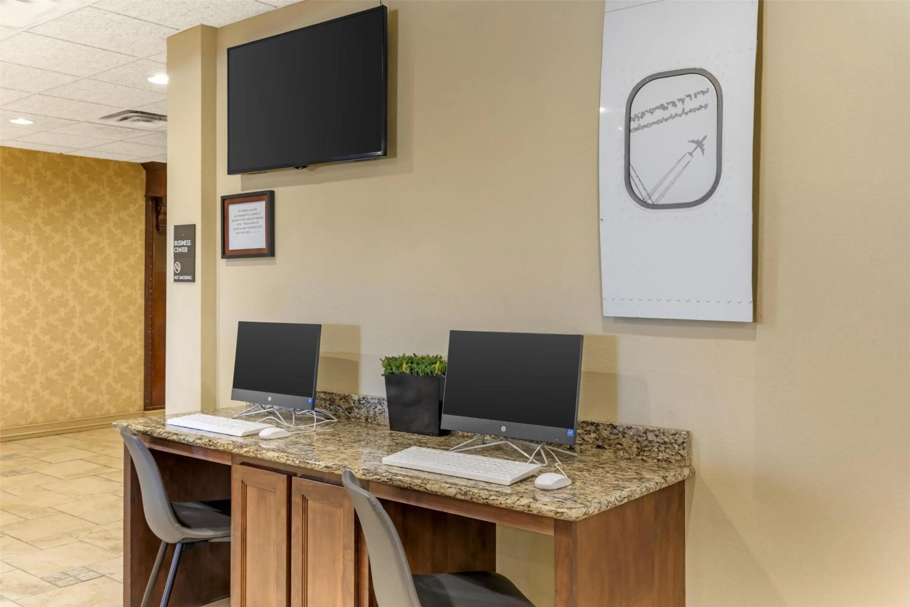 Business facilities in Best Western Plus Monica Royale Inn & Suites