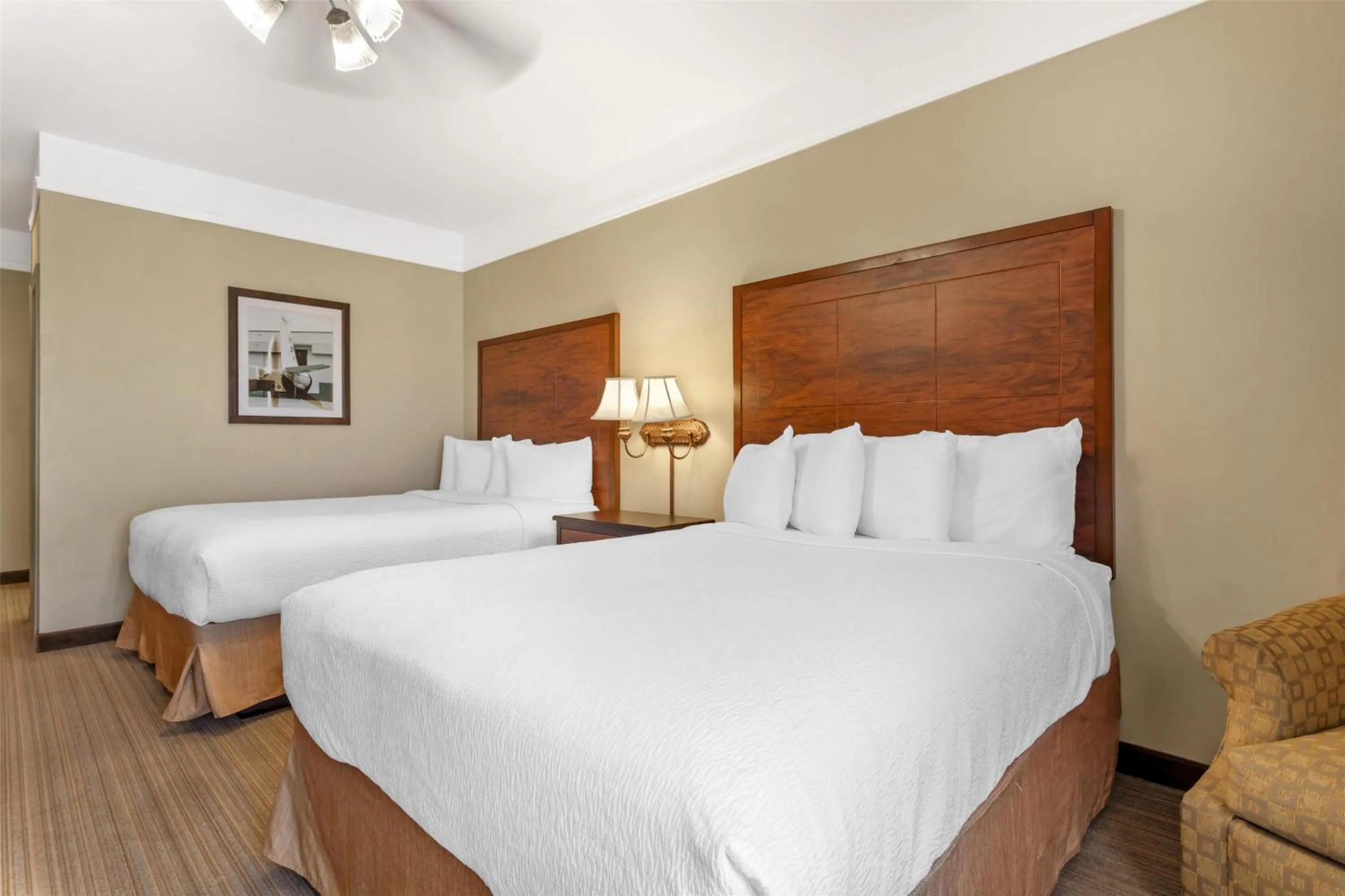 Bedroom, Bed in Best Western Plus Monica Royale Inn & Suites