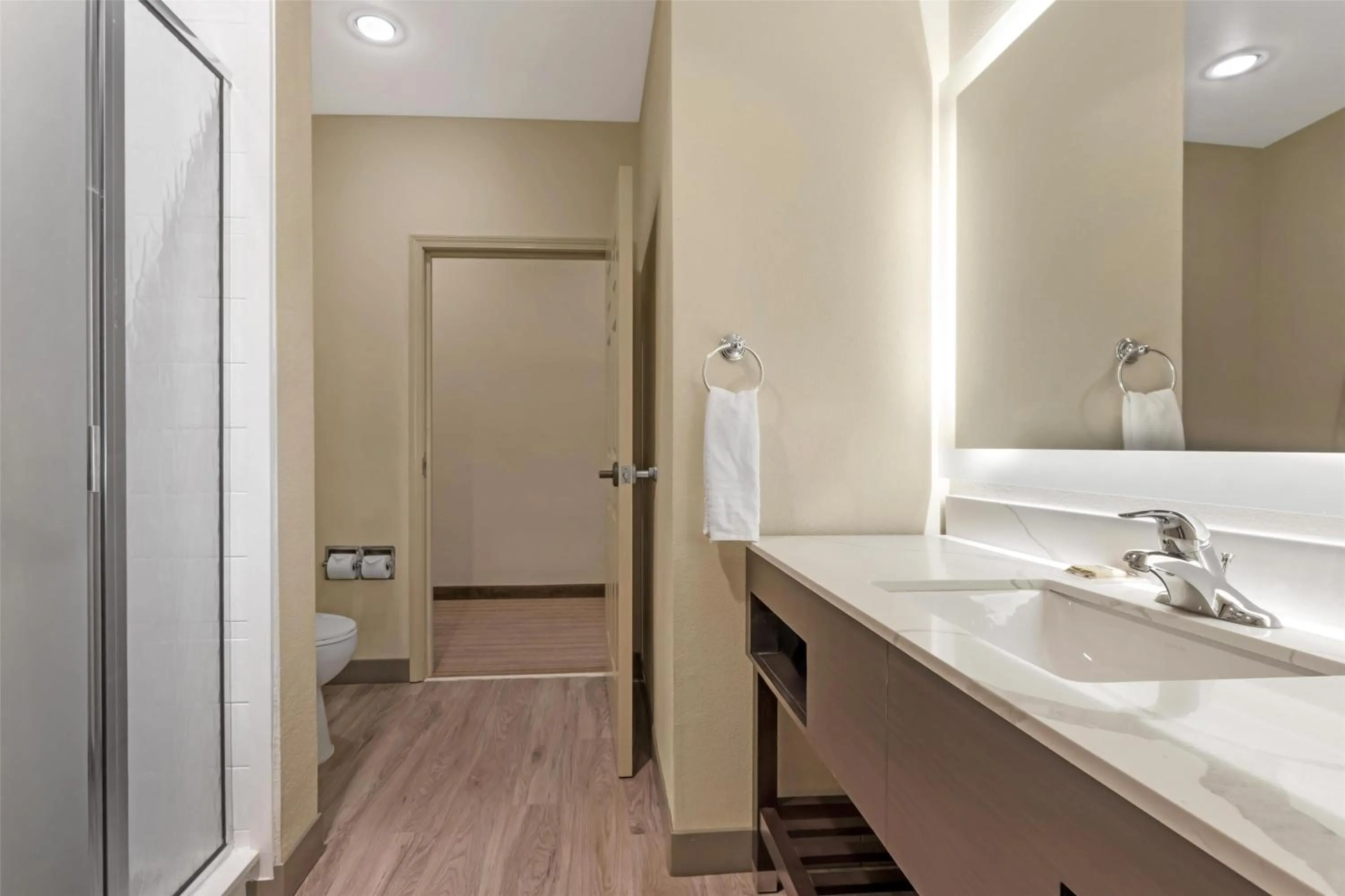 Bathroom in Best Western Plus Monica Royale Inn & Suites