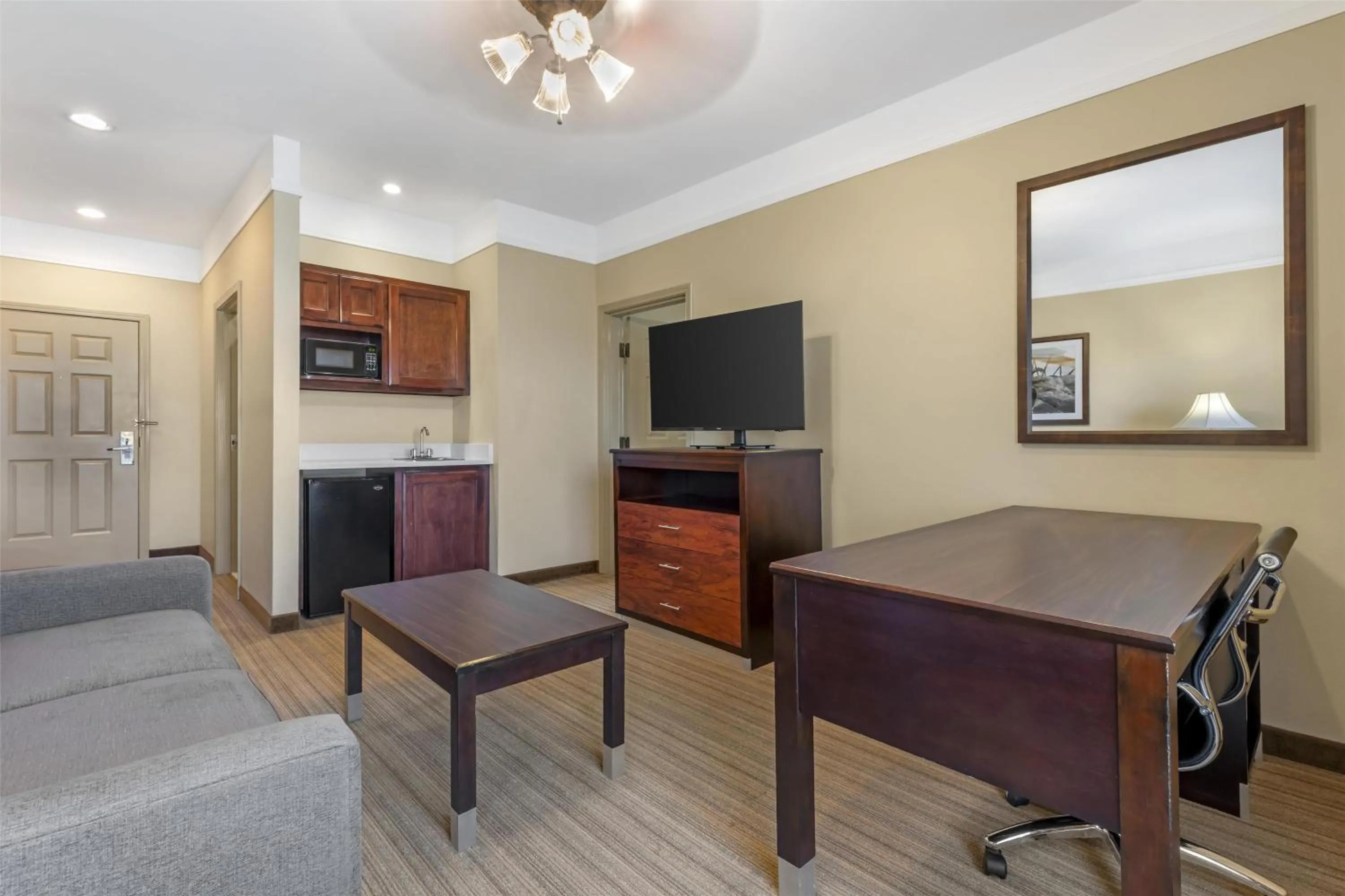 Photo of the whole room in Best Western Plus Monica Royale Inn & Suites