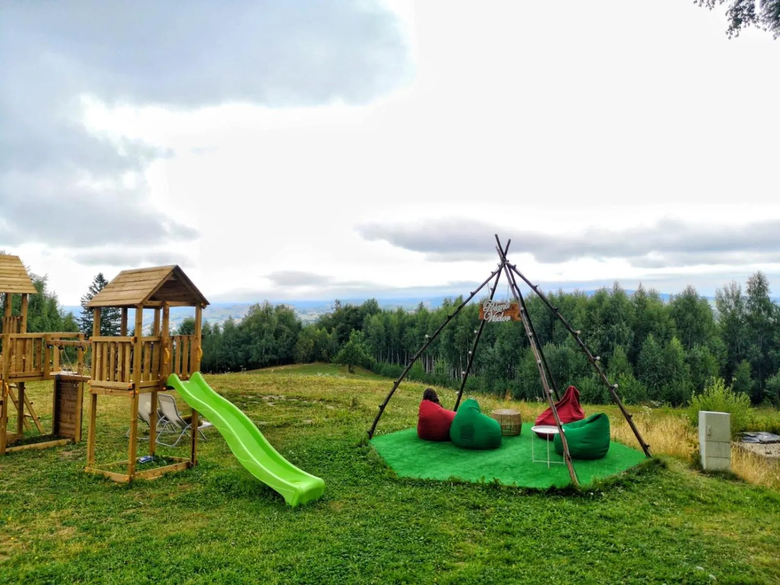 Inner courtyard view in Pensiunea Poiana Viselor