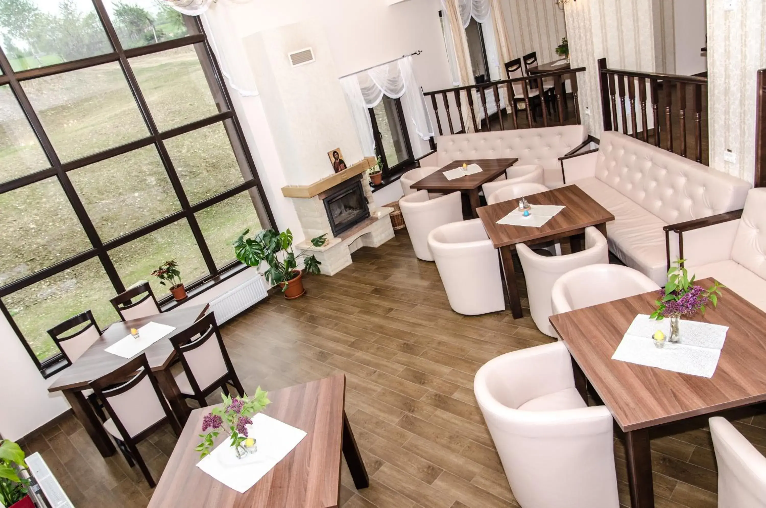 Restaurant/places to eat in Pensiunea Poiana Viselor Restaurant/places to eat in Pensiunea Poiana Viselor