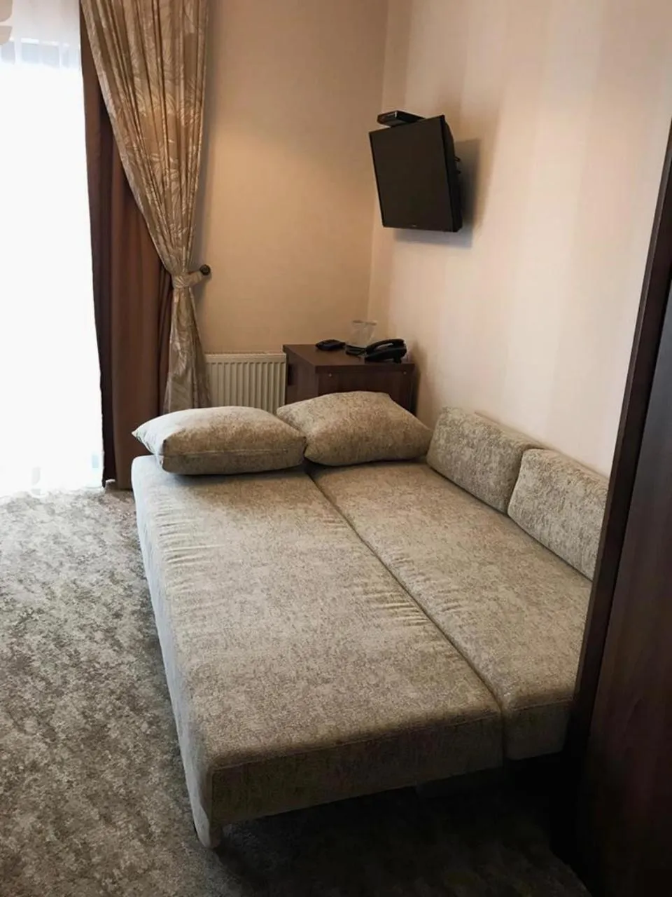 Photo of the whole room, Bed in Pensiunea Poiana Viselor