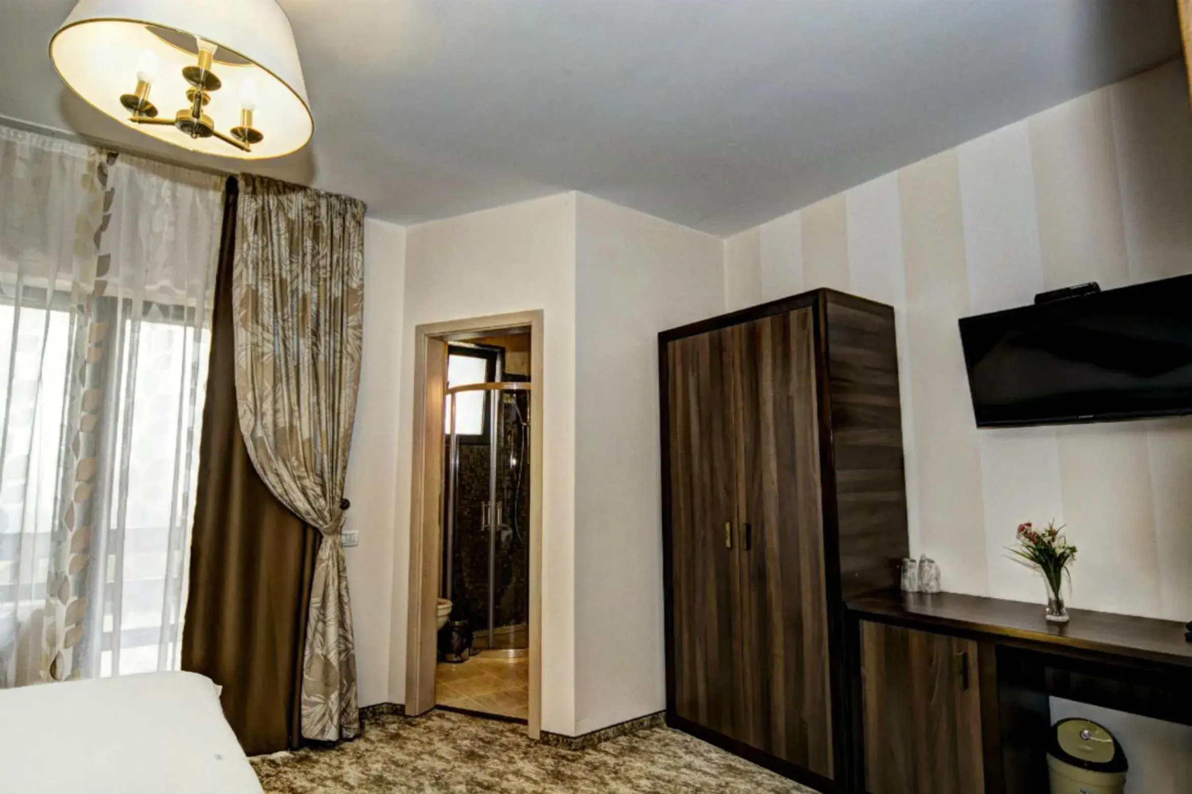 Decorative detail, Bed in Pensiunea Poiana Viselor Decorative detail, Bed in Pensiunea Poiana Viselor