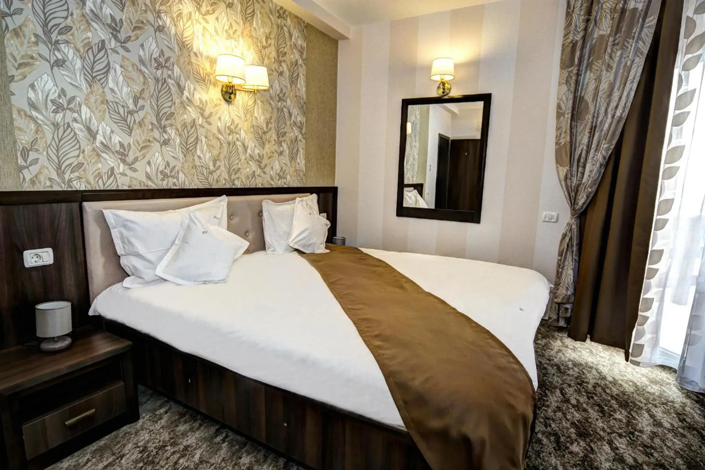 Decorative detail, Bed in Pensiunea Poiana Viselor Decorative detail, Bed in Pensiunea Poiana Viselor