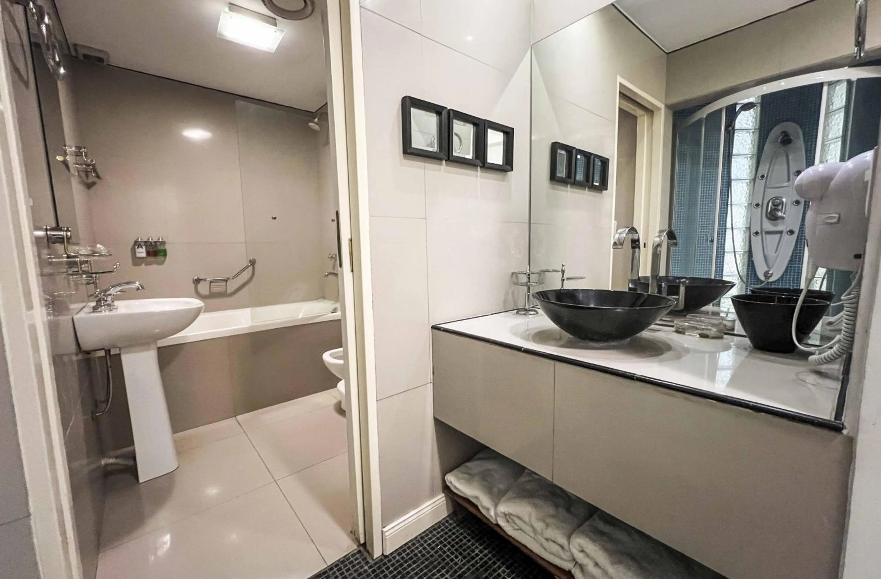 Bathroom in Posada Suiza by Prima Collection