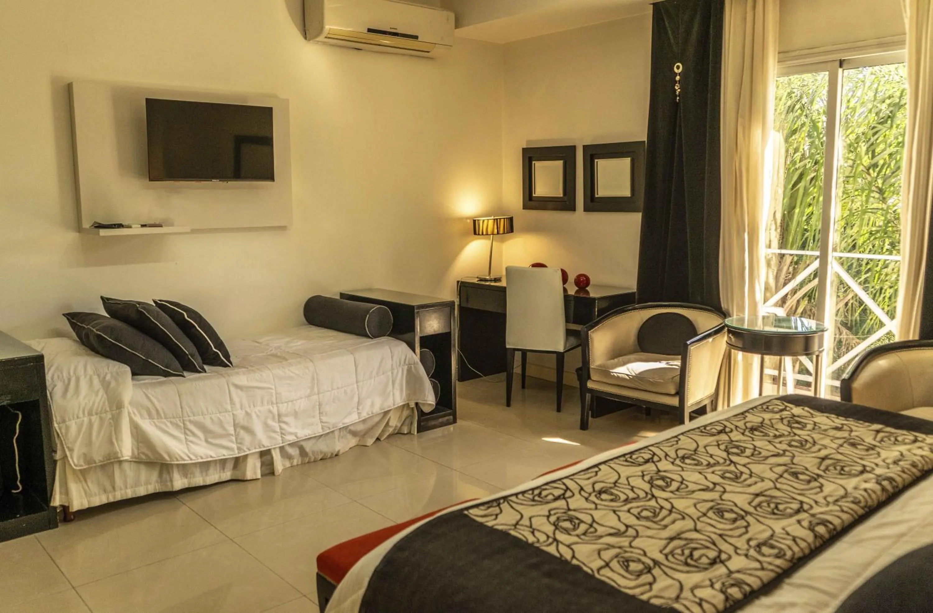 Bedroom, Bed in Posada Suiza by Prima Collection