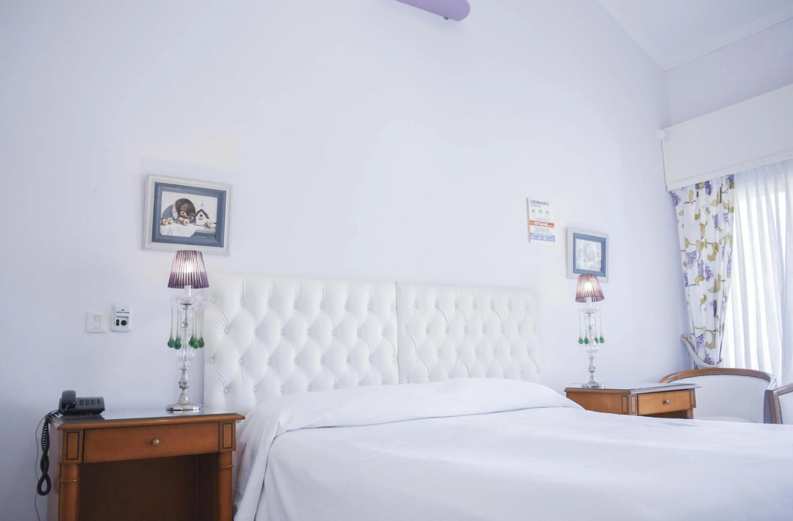 Bed in Posada Suiza by Prima Collection