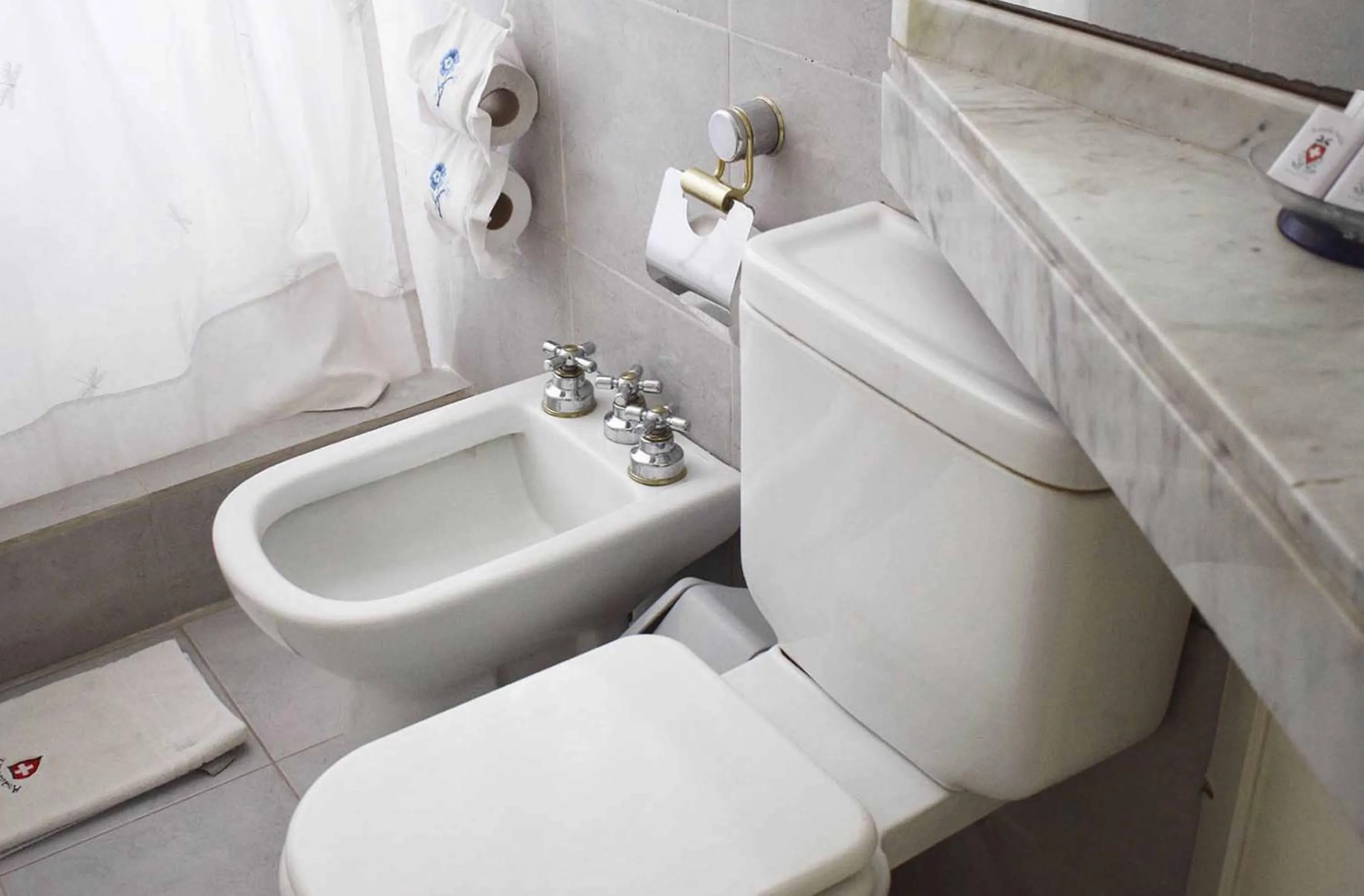 Bathroom in Posada Suiza by Prima Collection