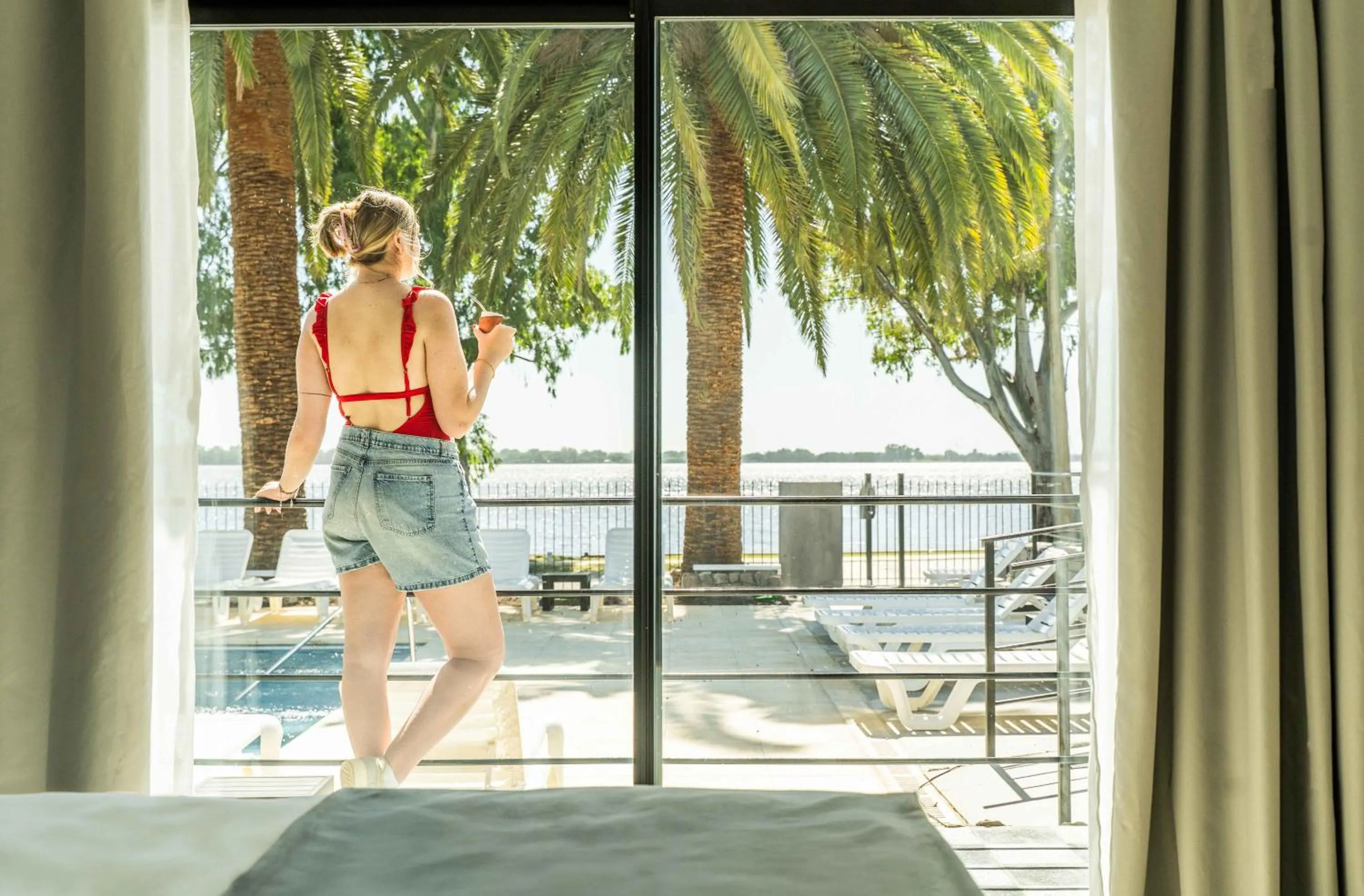 Day in Palmas de la Laguna by Posada Suiza