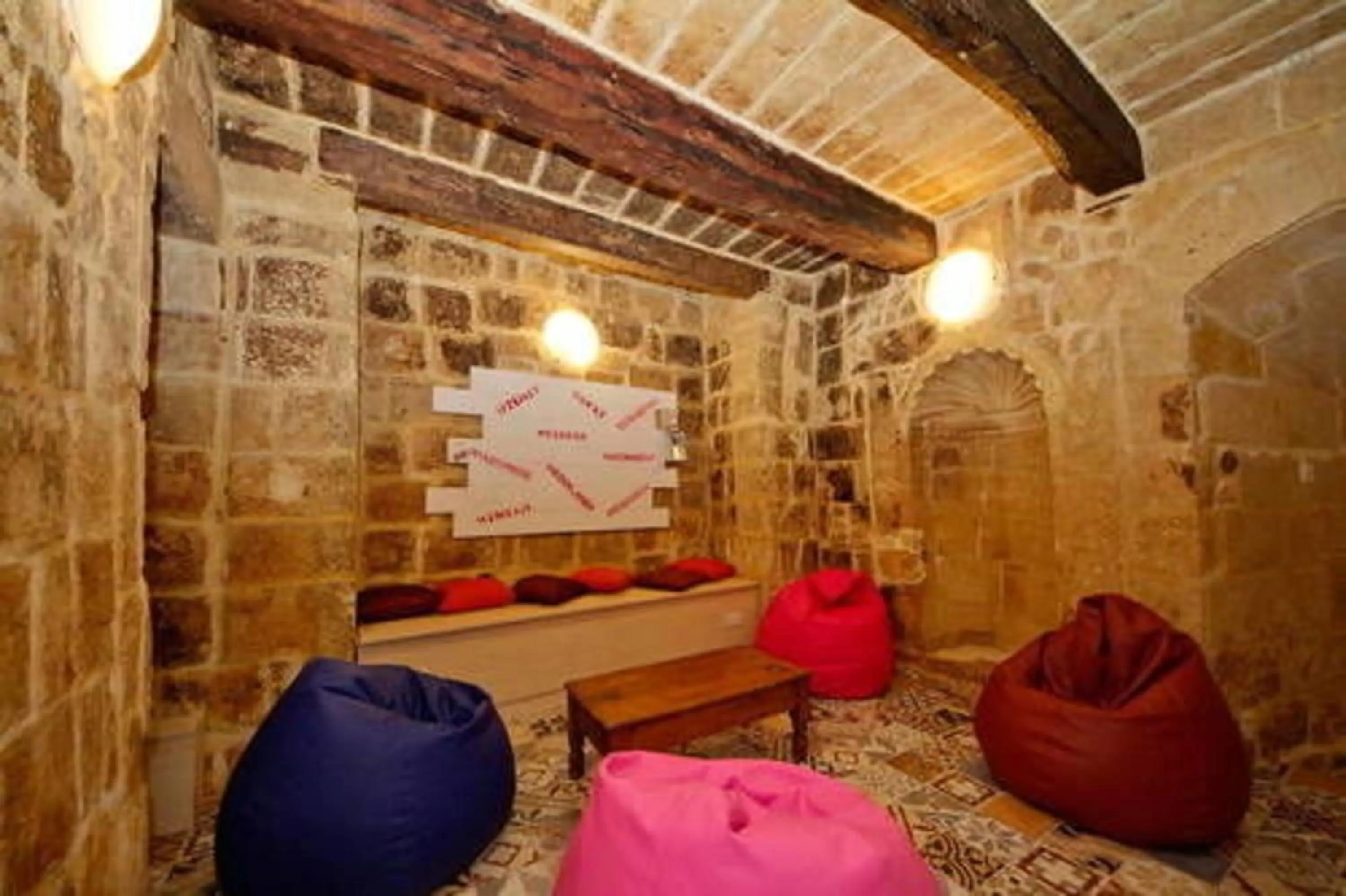 Dormitory shared hostel by Vallettastay