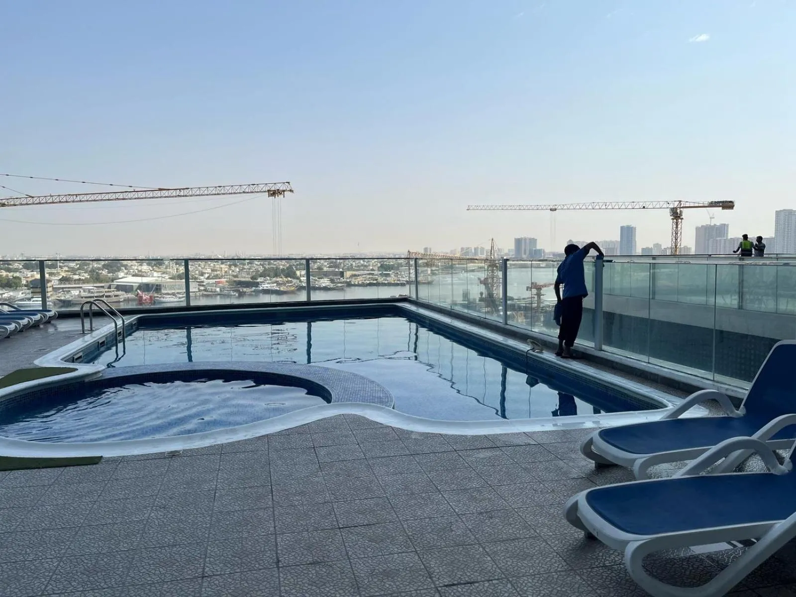 Swimming pool in Oasis tower family apartment 2302