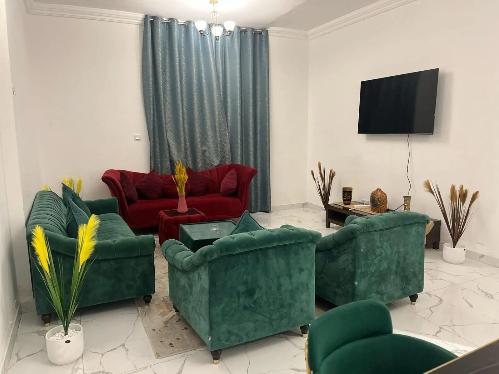 Living room in Oasis tower family apartment 2302
