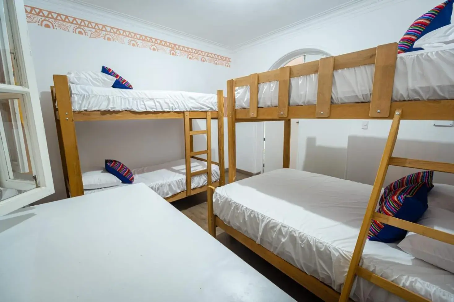 Bed in 6-Bed Dormitory Room in Casa Águila y Cóndor Miraflores Bed in 6-Bed Dormitory Room in Casa Águila y Cóndor Miraflores
