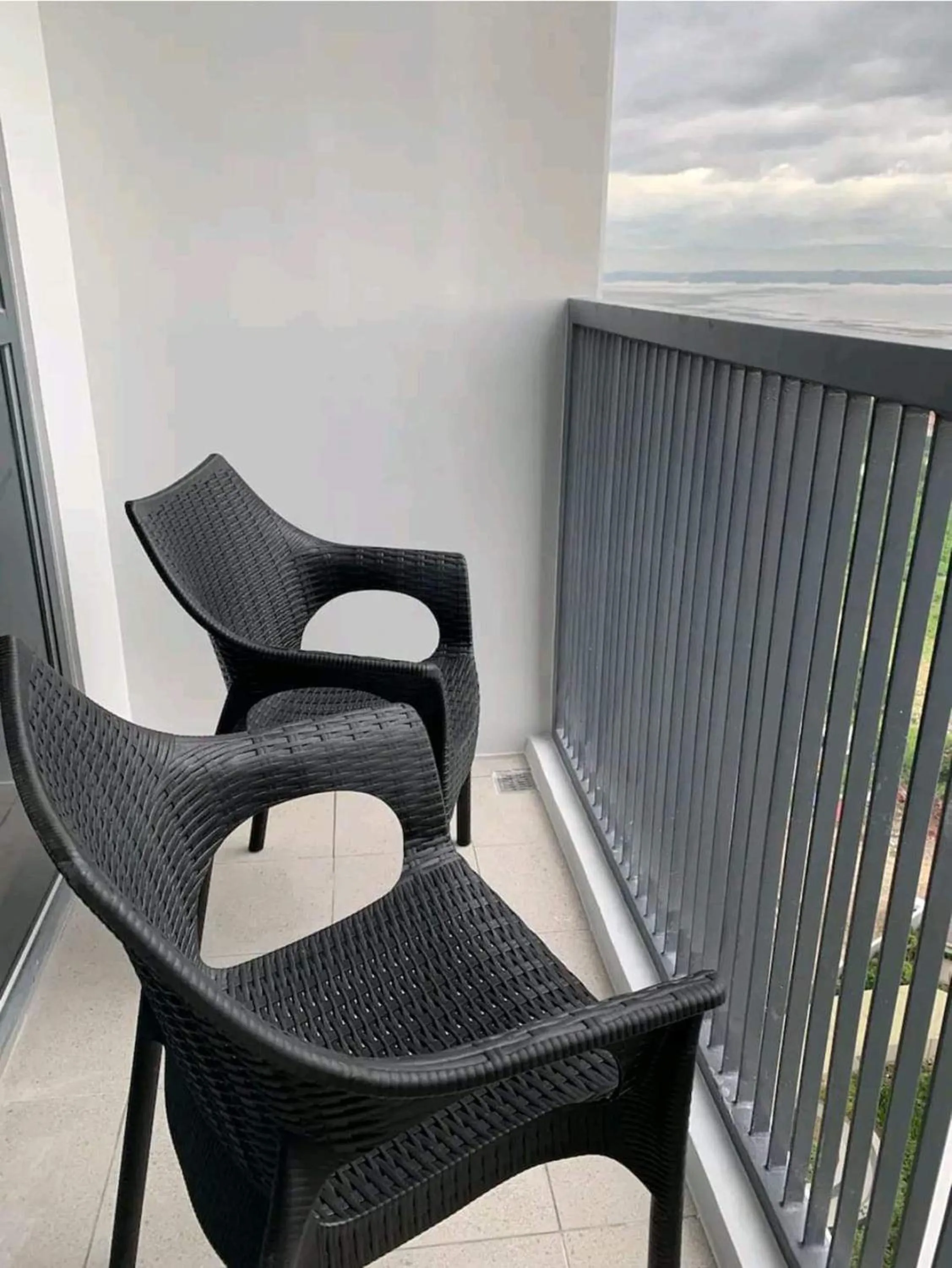 Balcony/Terrace in 8 Newtown Boulevard by Hiverooms