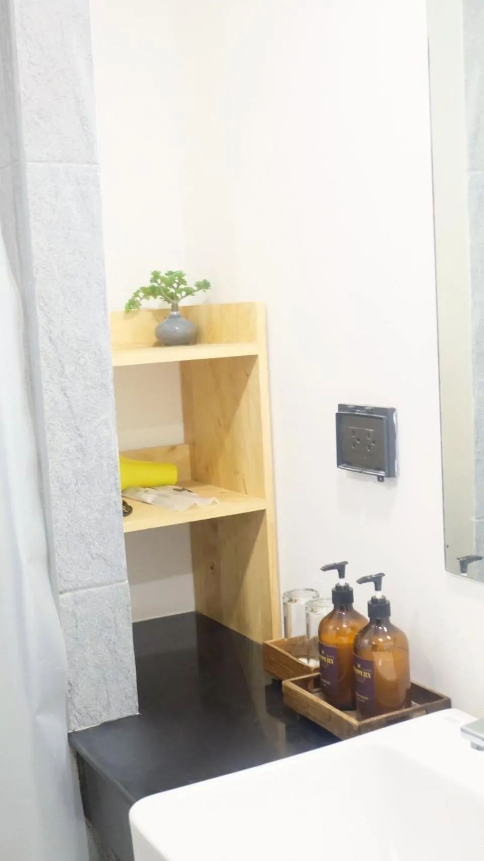 Bathroom, Bed in Peppery Hills