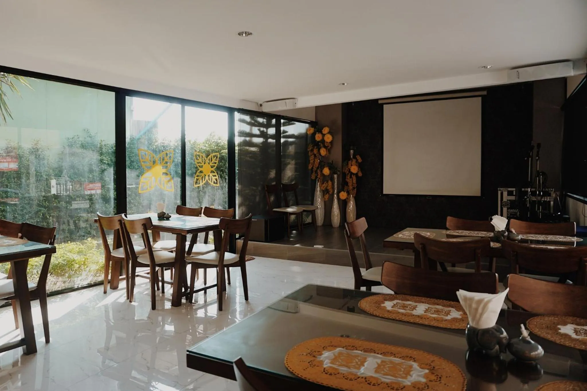 Restaurant/places to eat in Peppery Hills