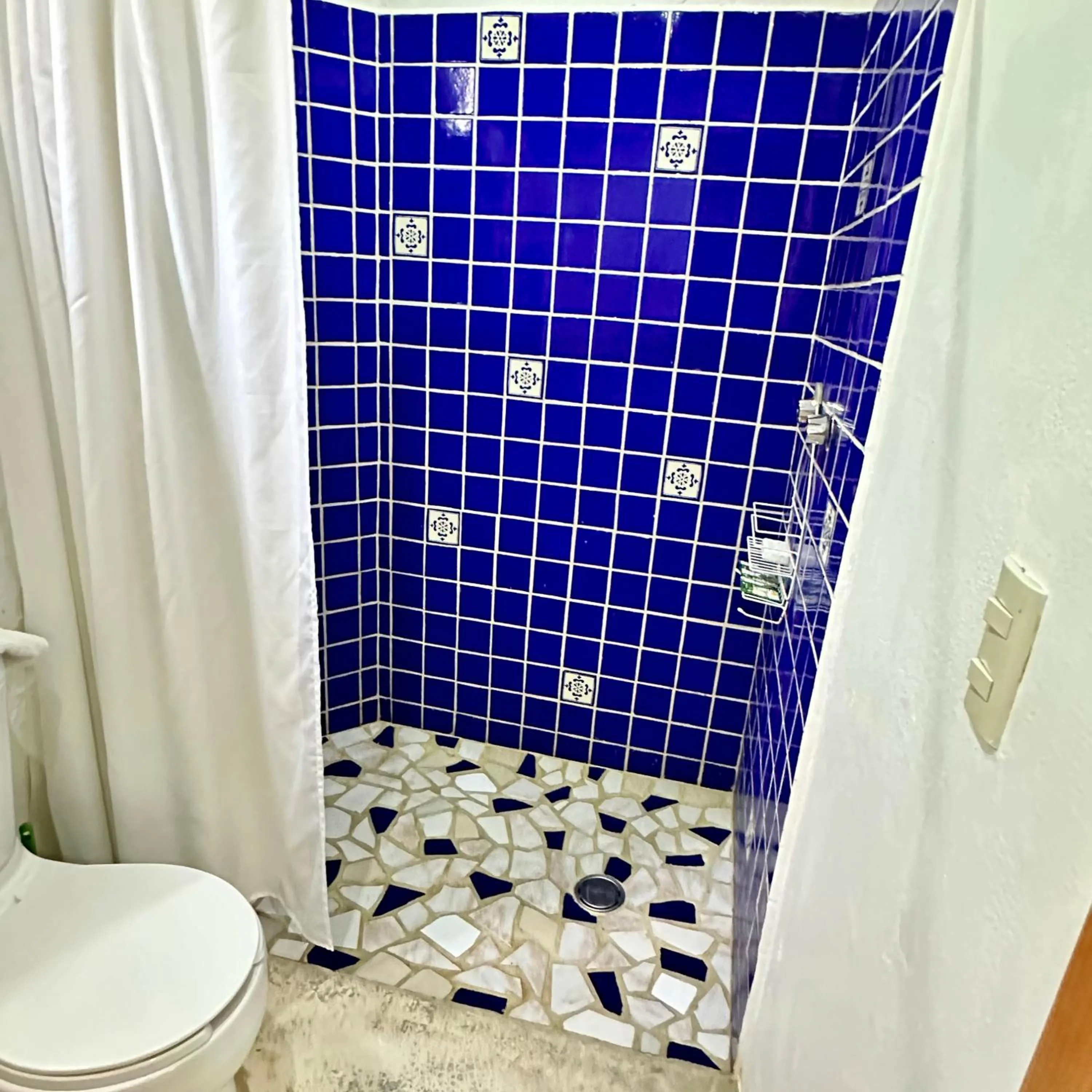 Shower in La Etelvina Suites