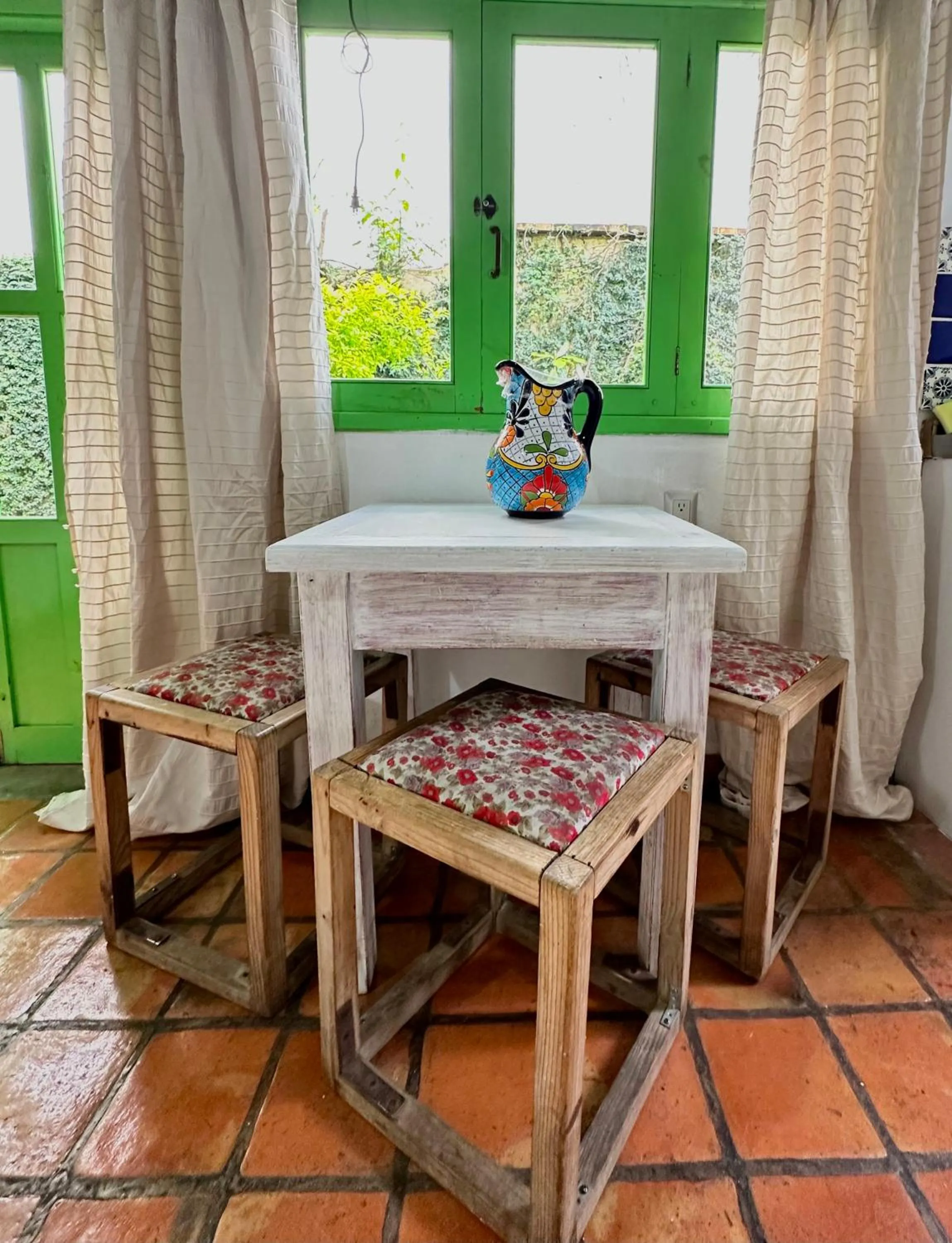 Dining area in La Etelvina Suites