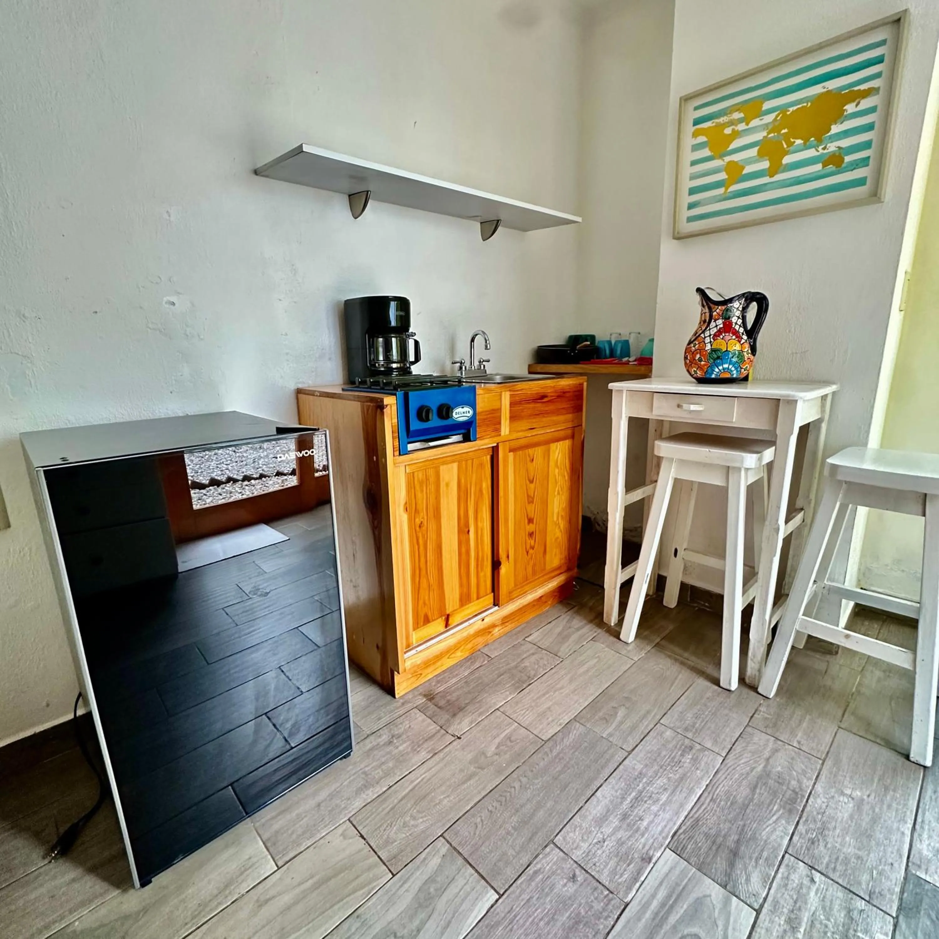 Kitchen or kitchenette in La Etelvina Suites