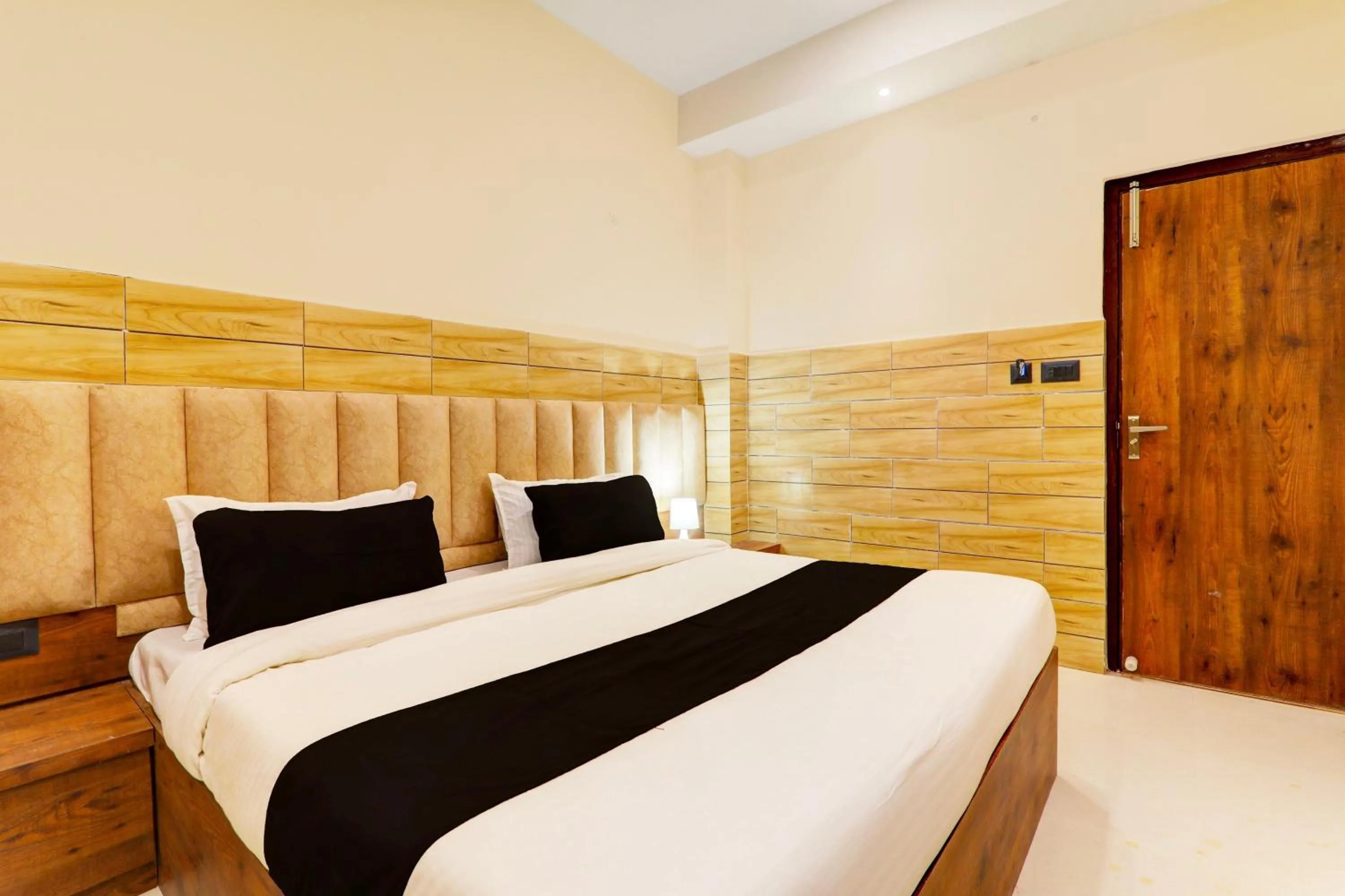 Bedroom, Bed in Super Hotel O Super Kalpna Inn