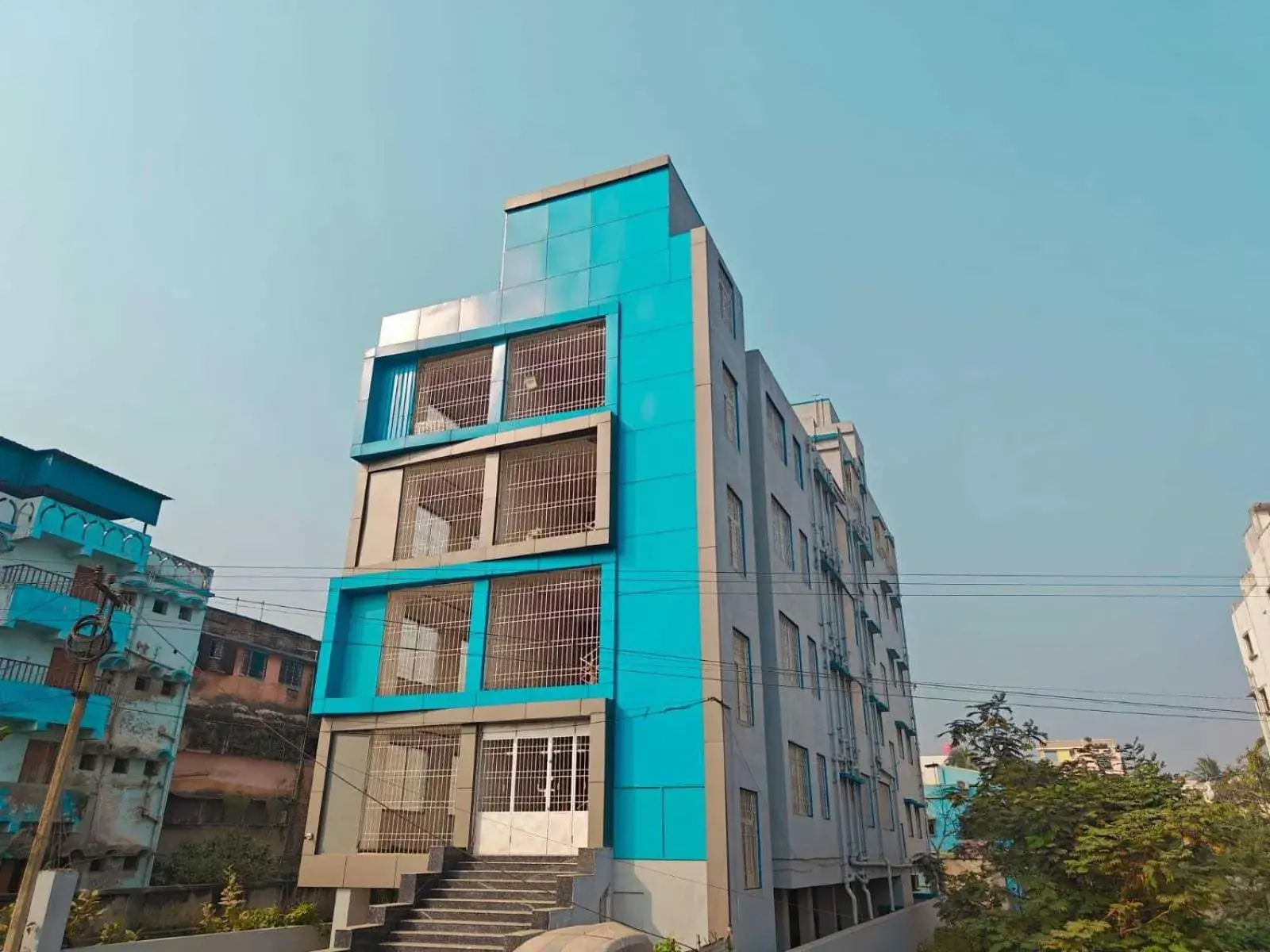 Facade/entrance in Hotel O Westin Regency Facade/entrance in Hotel O Westin Regency