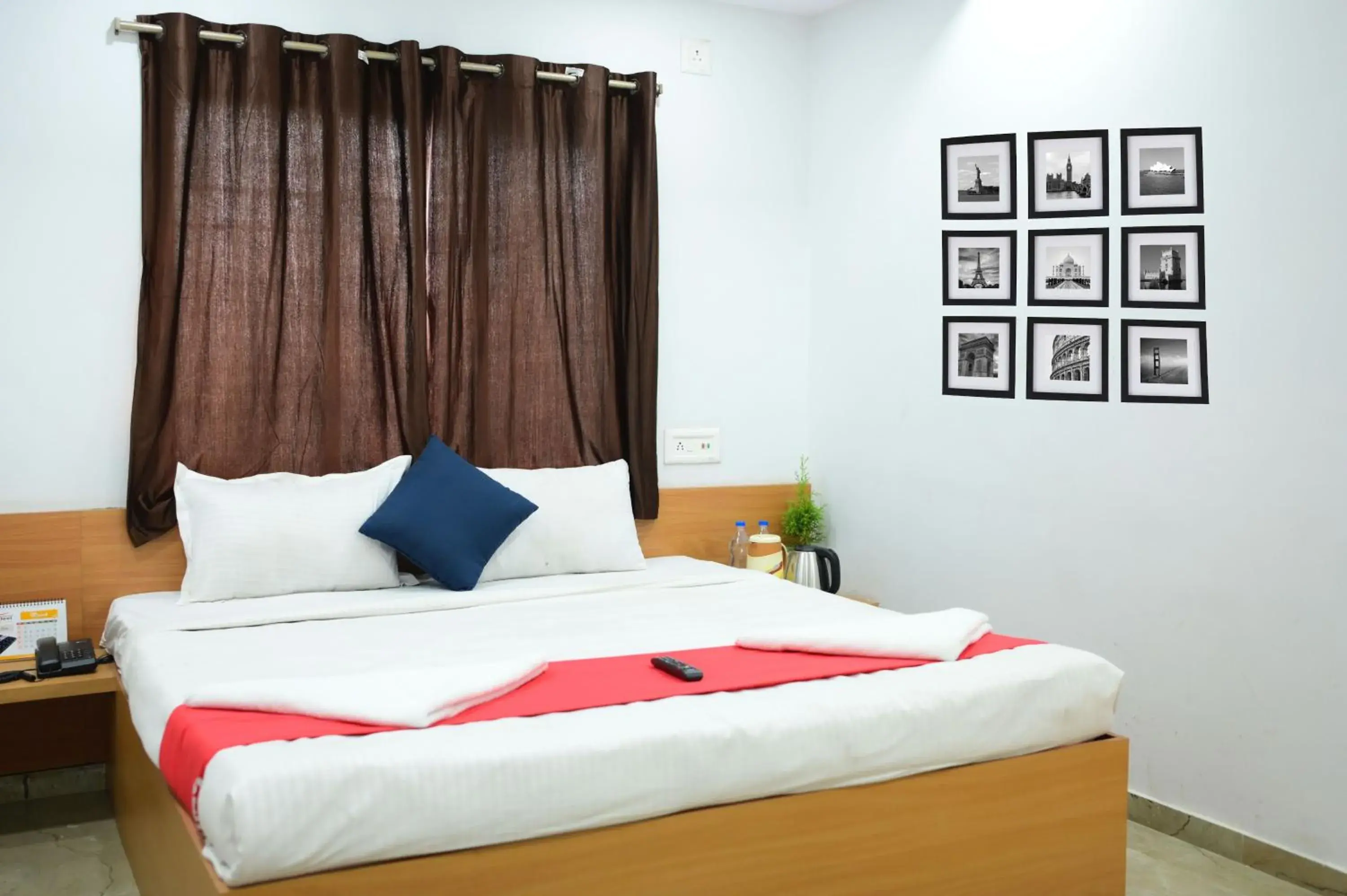 Bedroom, Bed in Hotel O Westin Regency Bedroom, Bed in Hotel O Westin Regency