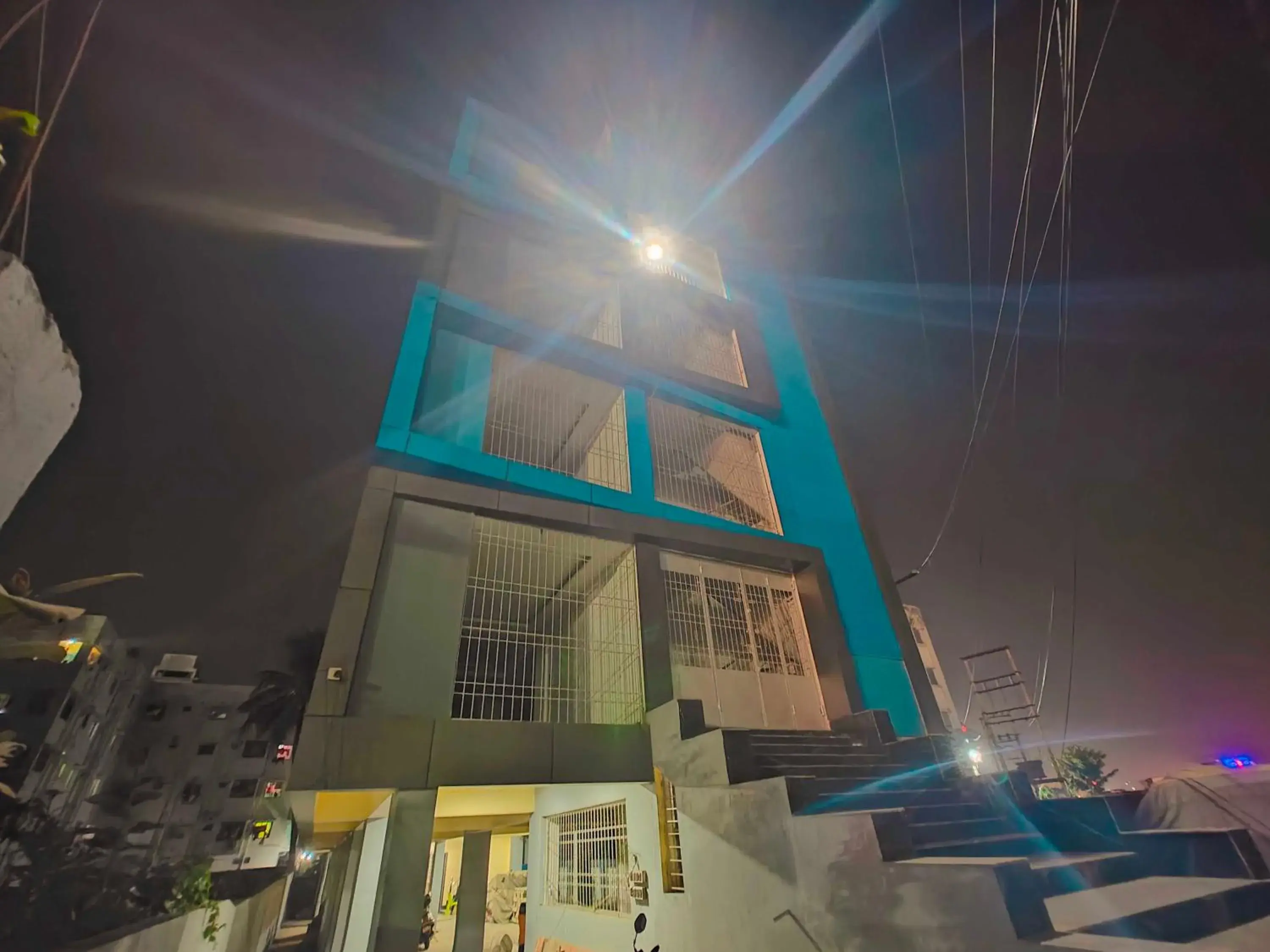 Facade/entrance in Hotel O Westin Regency Facade/entrance in Hotel O Westin Regency