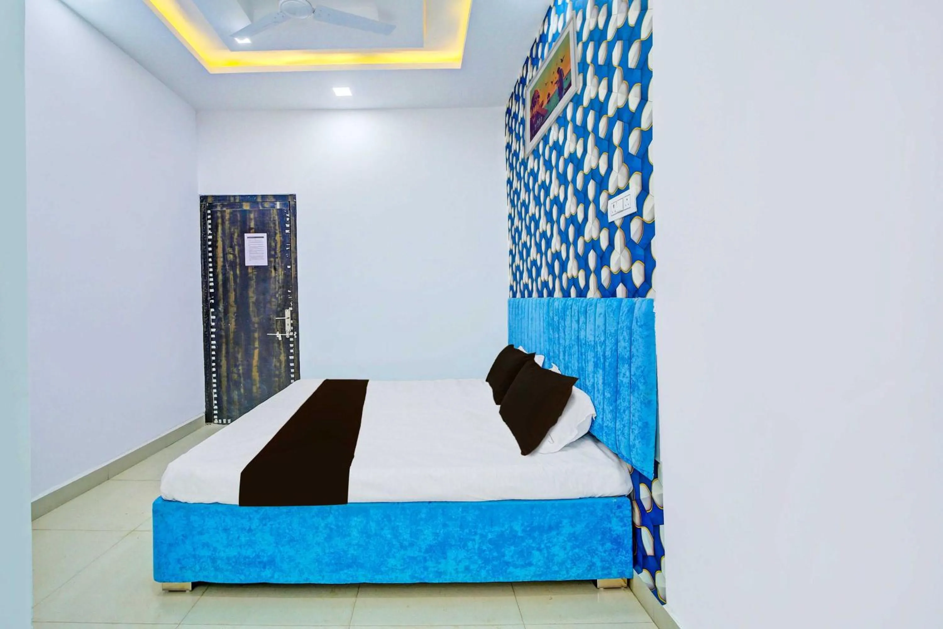 Hotel O Shiv Shakti Kolar nahar bus stop