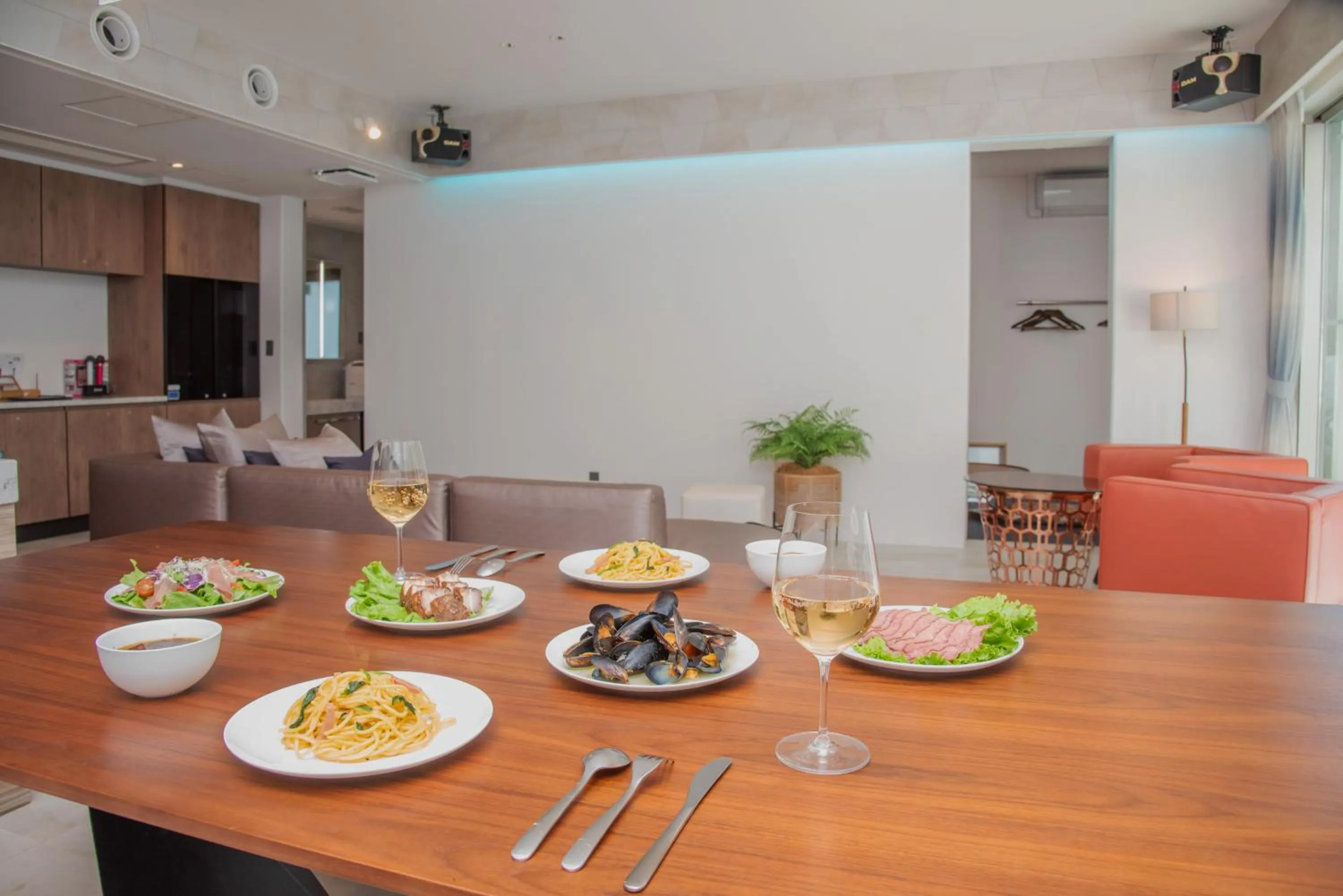 Dining area in pool villa Sanrriott Okinawa Motobu