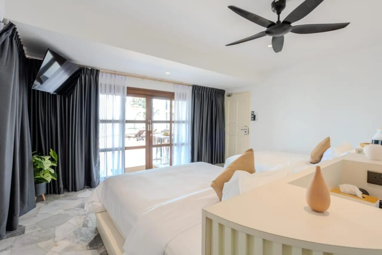 Photo of the whole room, Bed in Suntai Villa, Beachfront Suites