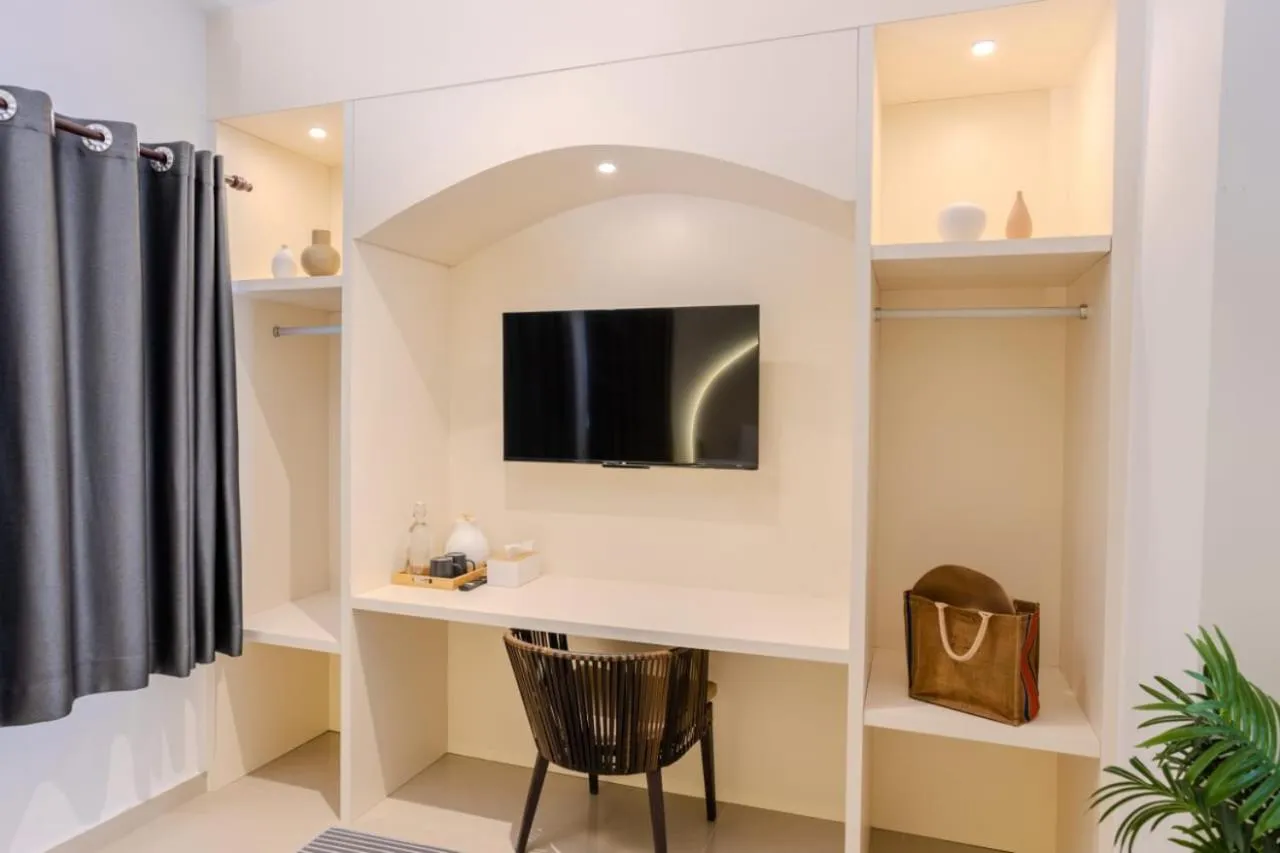 TV and multimedia in Suntai Villa, Beachfront Suites