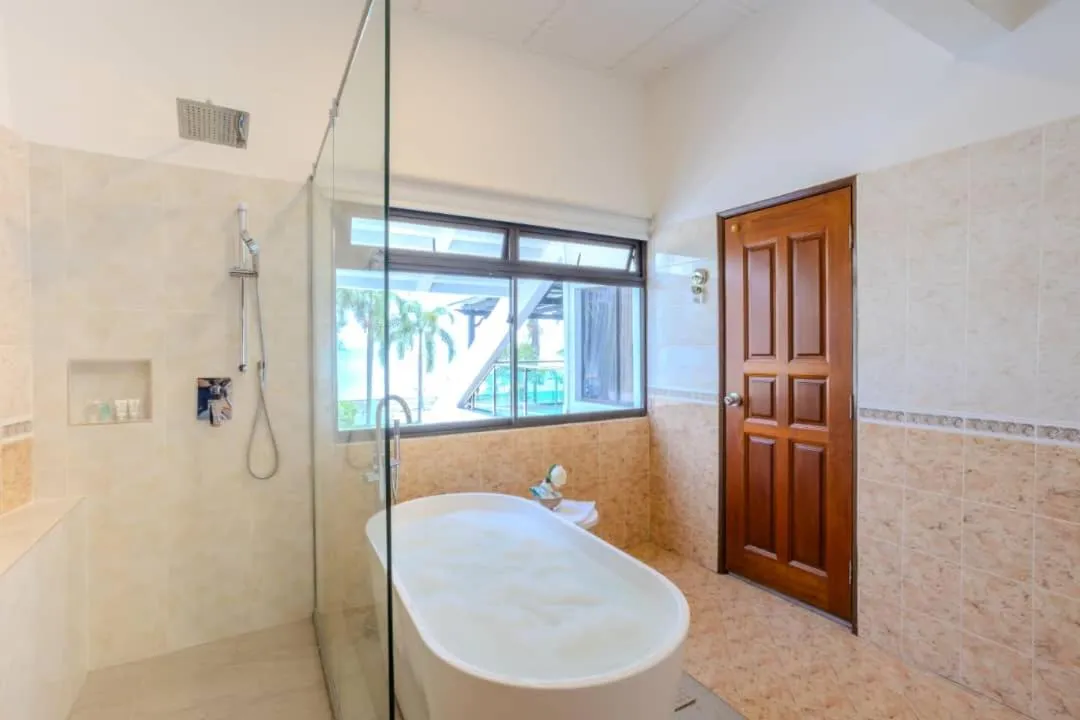 Bath in Suntai Villa, Beachfront Suites