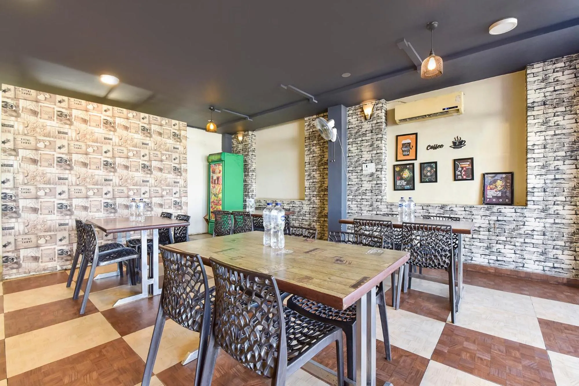 Restaurant/places to eat in FabHotel Dream Palace