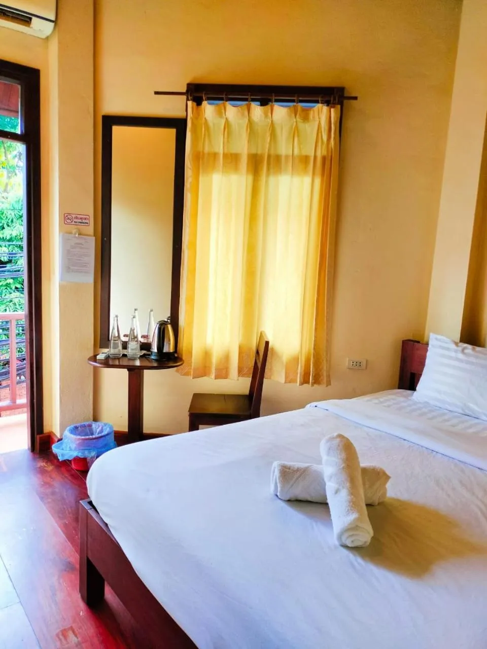 View (from property/room), Bed in Tingkham Guesthouse