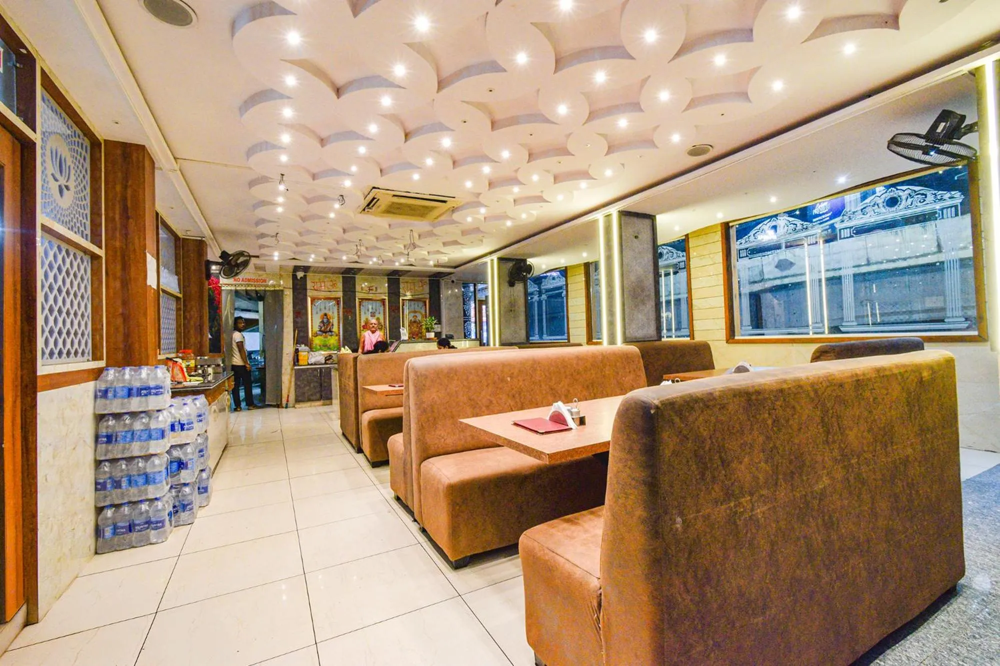 Restaurant/places to eat in FabHotel Yogeshwara Grand - Nr Hyderabad International Airport, Shamshabad