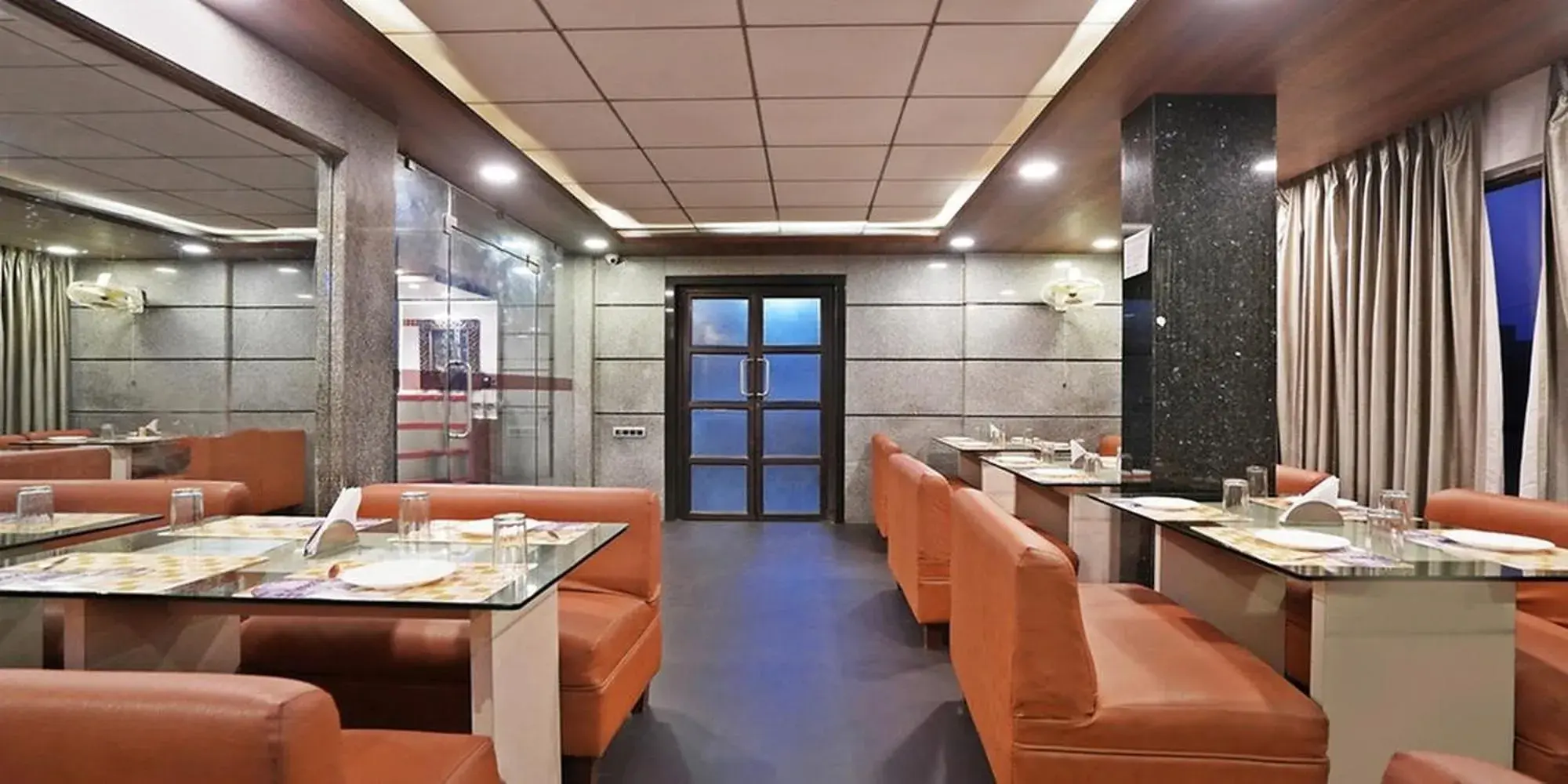 Restaurant/Places to Eat in Gold Coast Beach Resort Restaurant/Places to Eat in Gold Coast Beach Resort